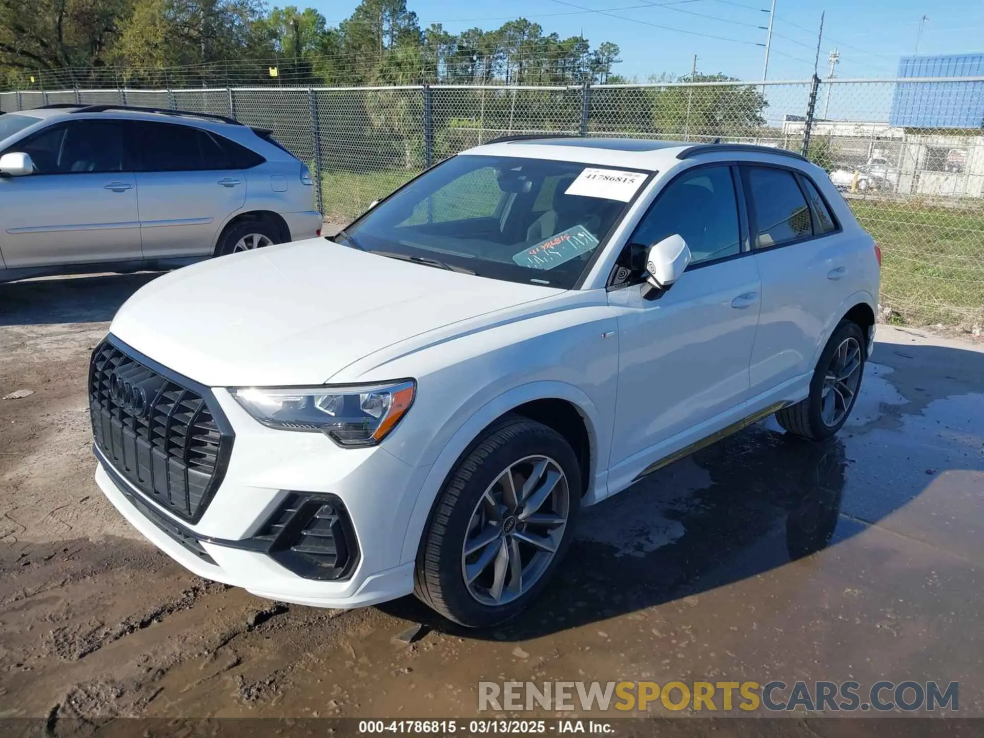 2 Photograph of a damaged car WA1DECF37N1092225 AUDI Q3 2022