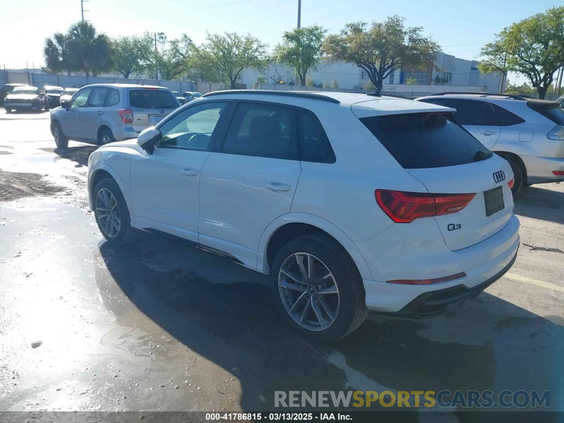 3 Photograph of a damaged car WA1DECF37N1092225 AUDI Q3 2022