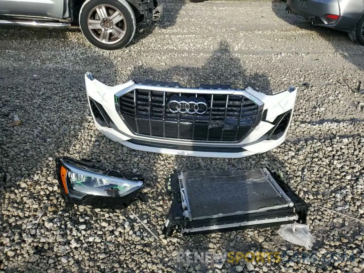 12 Photograph of a damaged car WA1DECF37N1108813 AUDI Q3 2022