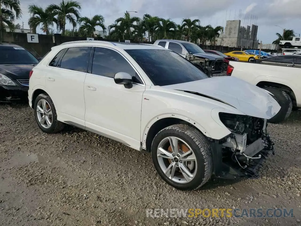 4 Photograph of a damaged car WA1DECF37N1108813 AUDI Q3 2022