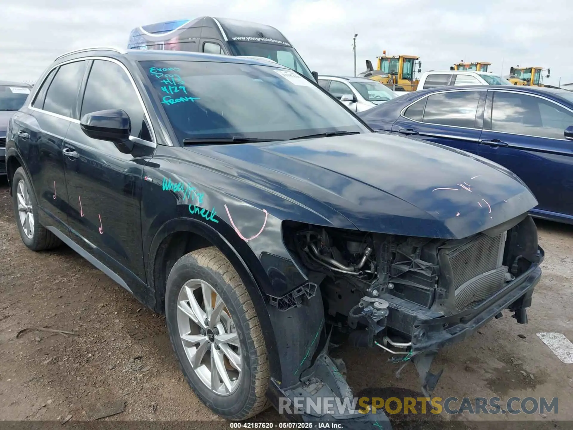 1 Photograph of a damaged car WA1DECF37N1125014 AUDI Q3 2022