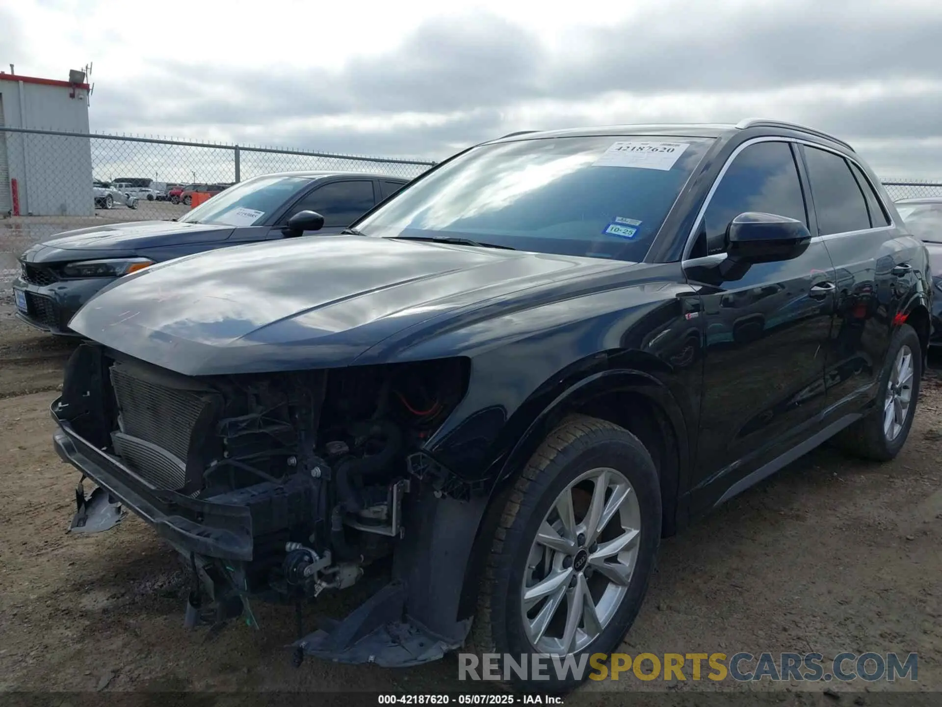 2 Photograph of a damaged car WA1DECF37N1125014 AUDI Q3 2022