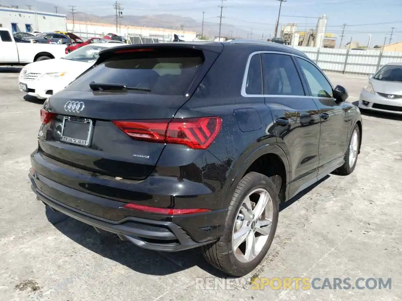 4 Photograph of a damaged car WA1DECF38N1046984 AUDI Q3 2022