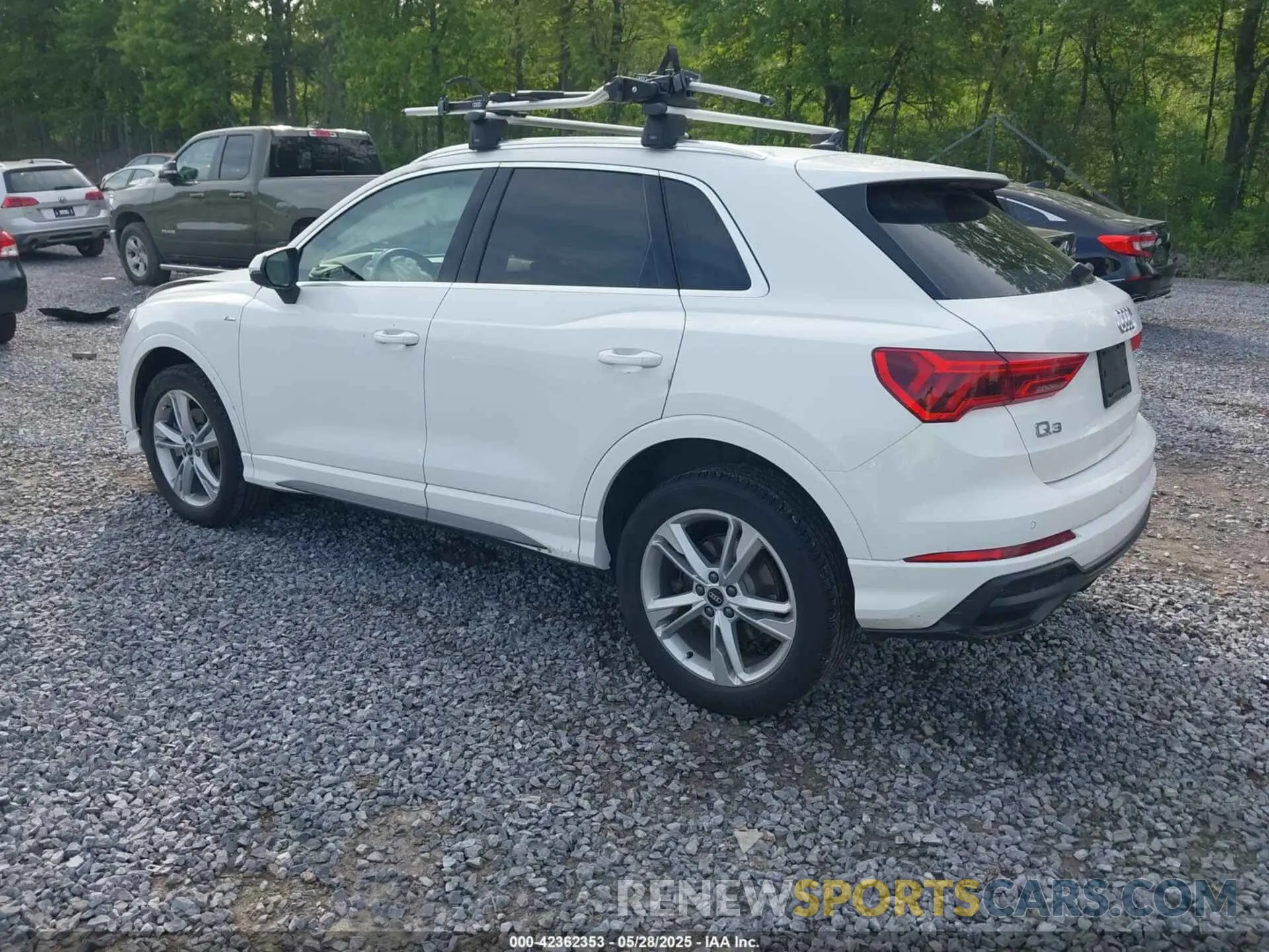 3 Photograph of a damaged car WA1DECF38N1058326 AUDI Q3 2022