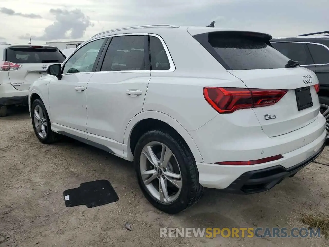 2 Photograph of a damaged car WA1DECF39N1005585 AUDI Q3 2022