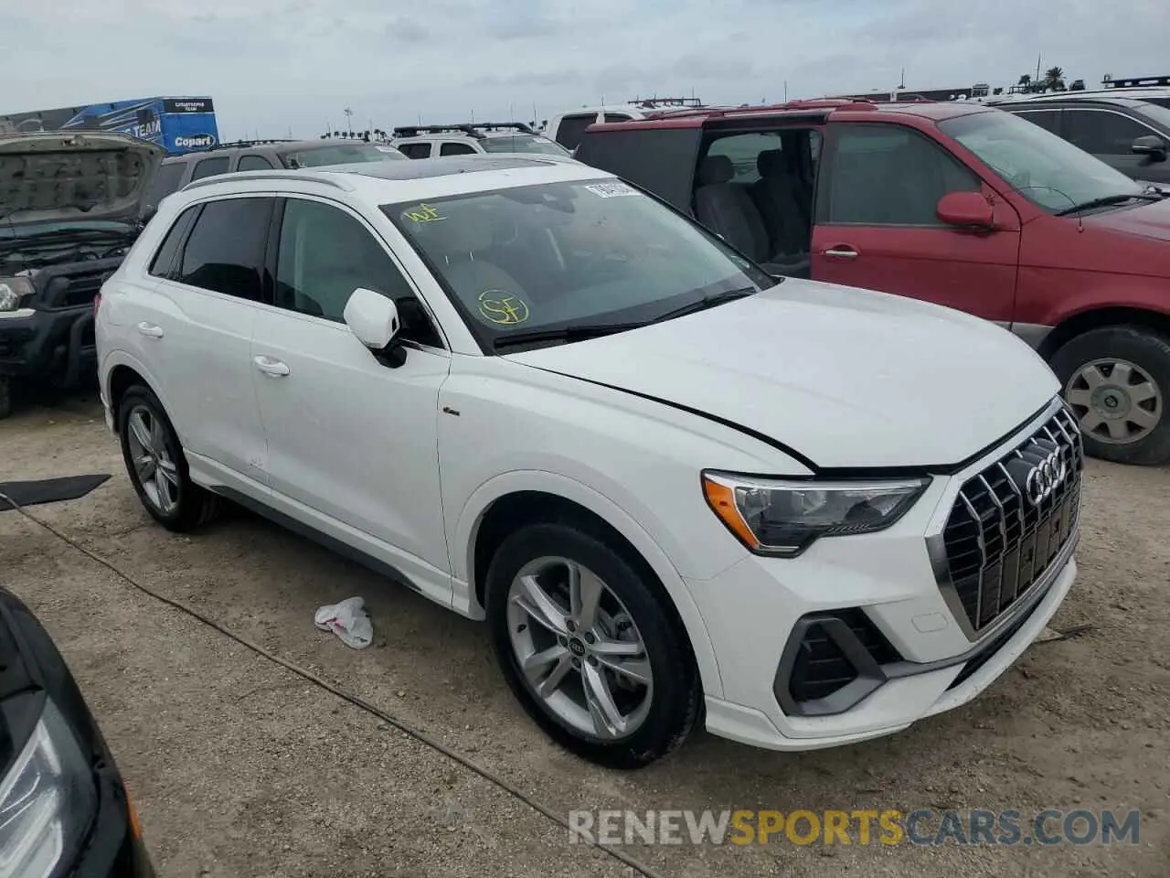 4 Photograph of a damaged car WA1DECF39N1005585 AUDI Q3 2022