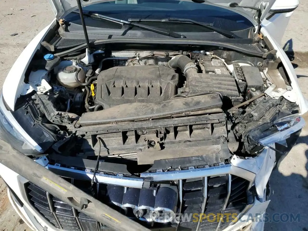 12 Photograph of a damaged car WA1DECF39N1022404 AUDI Q3 2022