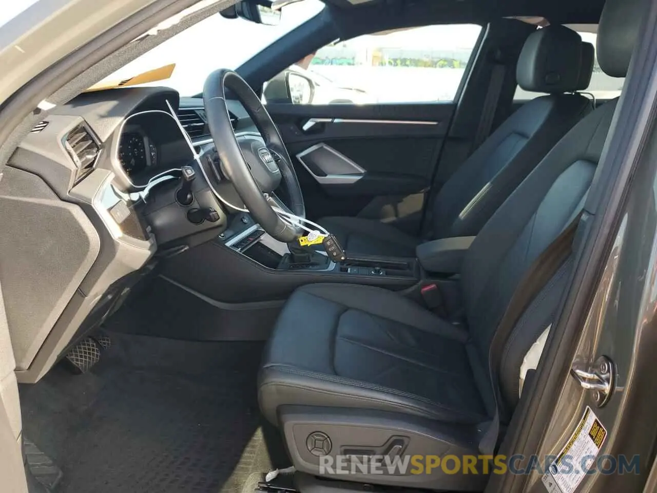 7 Photograph of a damaged car WA1DECF39N1072686 AUDI Q3 2022