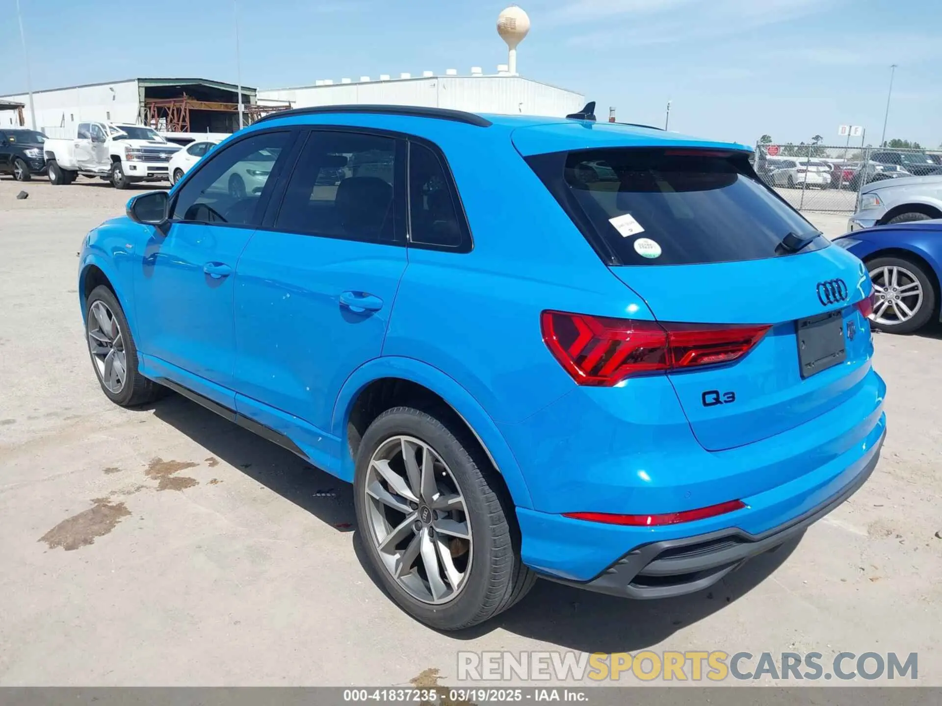 3 Photograph of a damaged car WA1DECF3XN1007622 AUDI Q3 2022