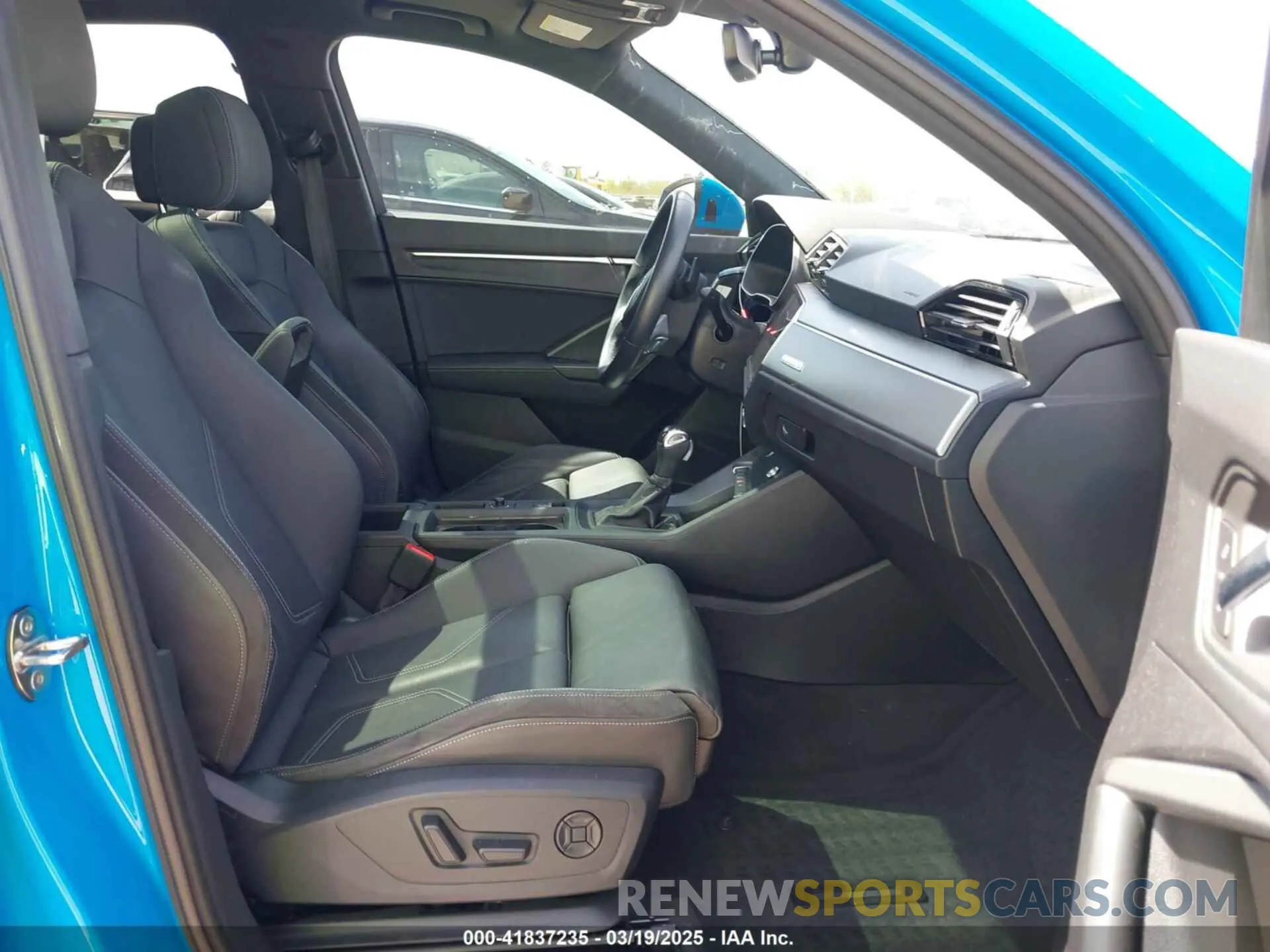 5 Photograph of a damaged car WA1DECF3XN1007622 AUDI Q3 2022