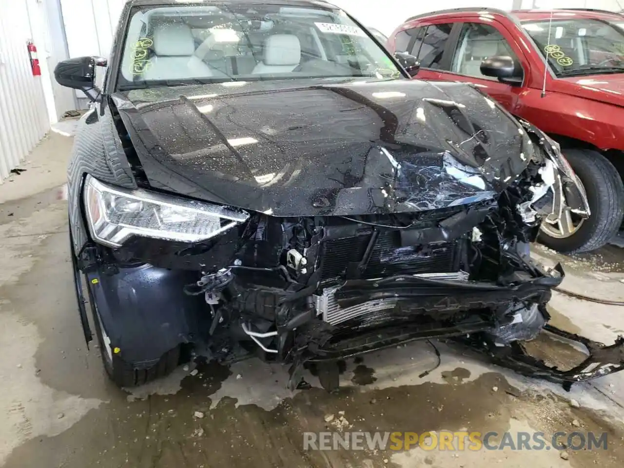 9 Photograph of a damaged car WA1EECF30N1025745 AUDI Q3 2022