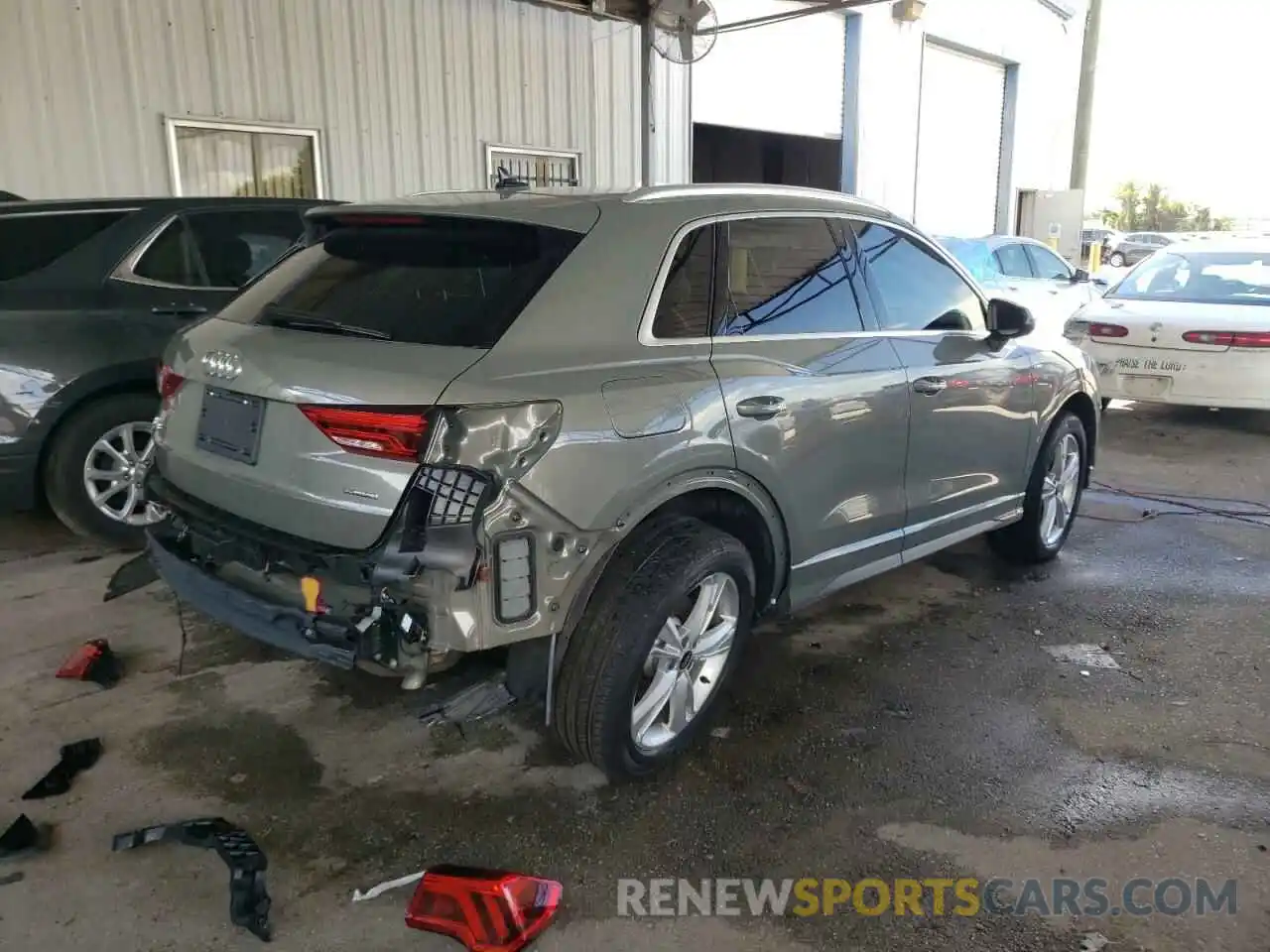 4 Photograph of a damaged car WA1EECF30N1072385 AUDI Q3 2022