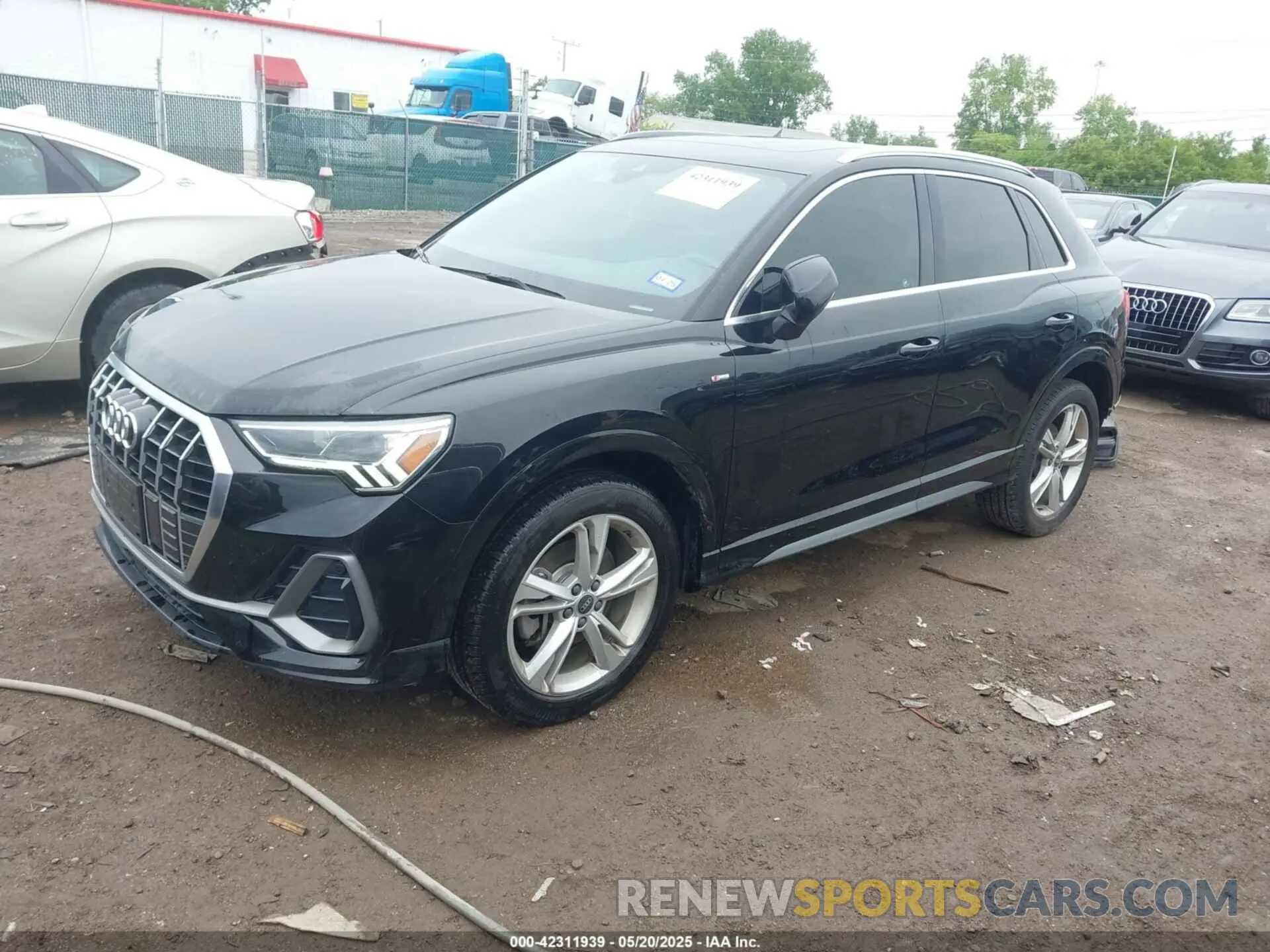 2 Photograph of a damaged car WA1EECF30N1089509 AUDI Q3 2022
