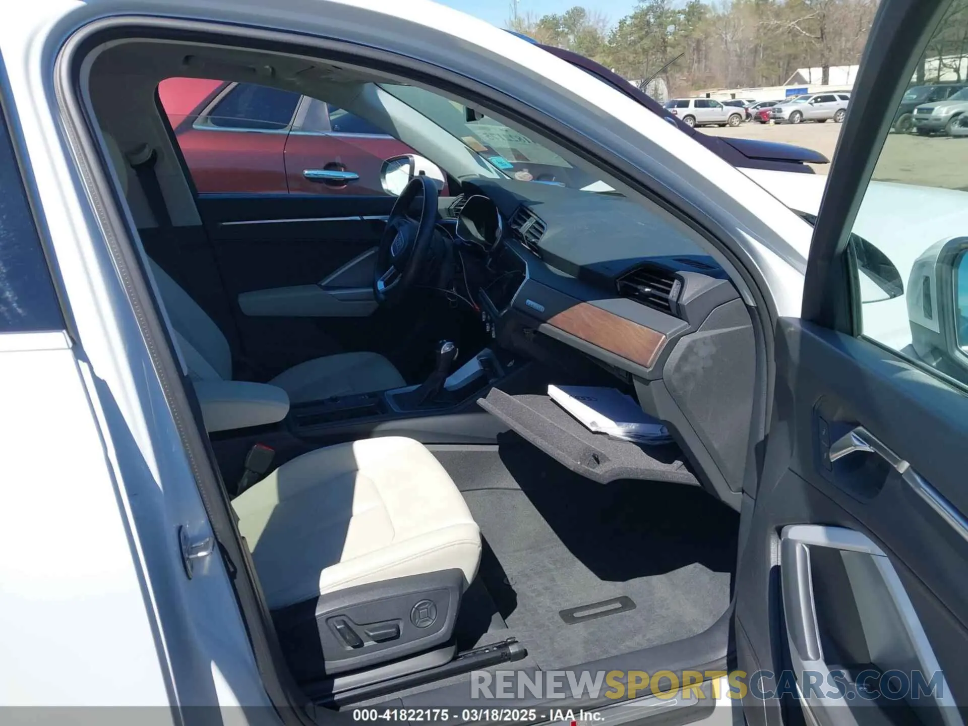 5 Photograph of a damaged car WA1EECF30N1126400 AUDI Q3 2022