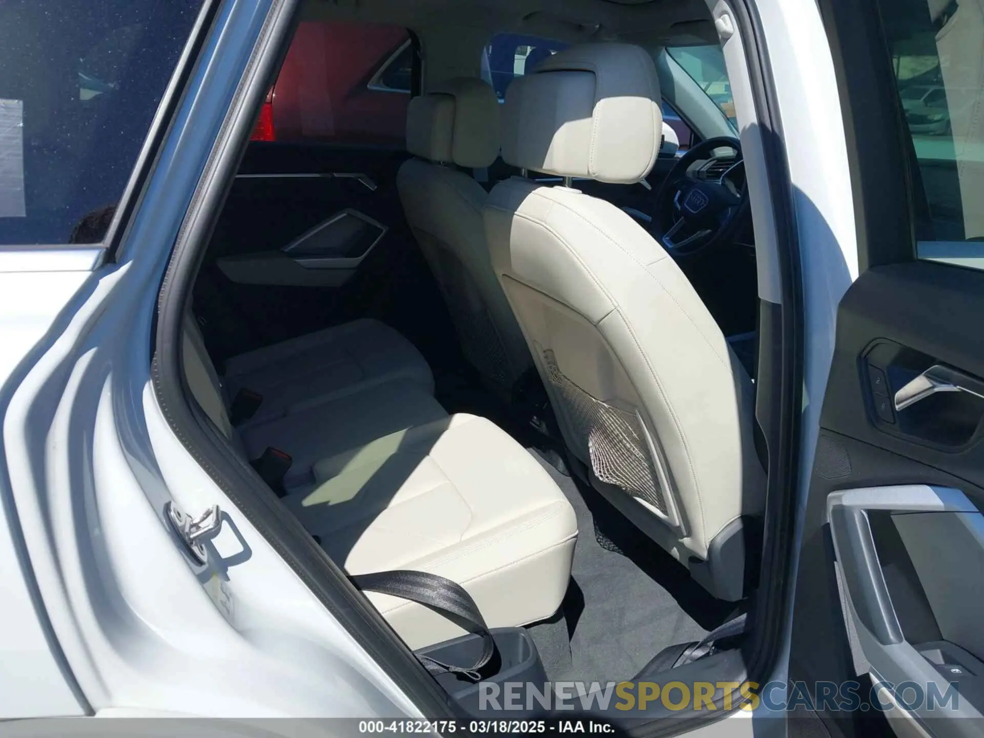 8 Photograph of a damaged car WA1EECF30N1126400 AUDI Q3 2022