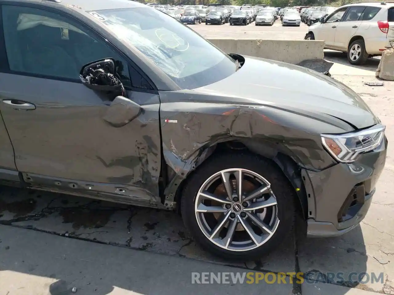 9 Photograph of a damaged car WA1EECF31N1007643 AUDI Q3 2022