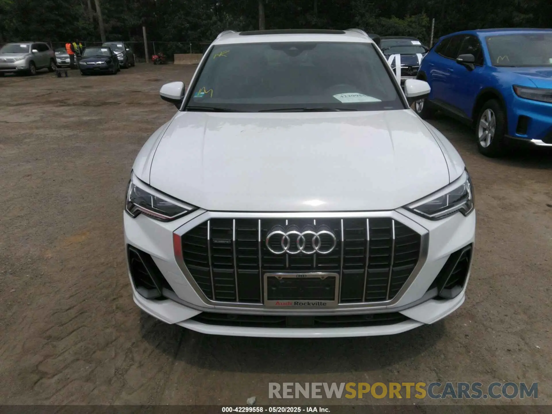 12 Photograph of a damaged car WA1EECF31N1045258 AUDI Q3 2022