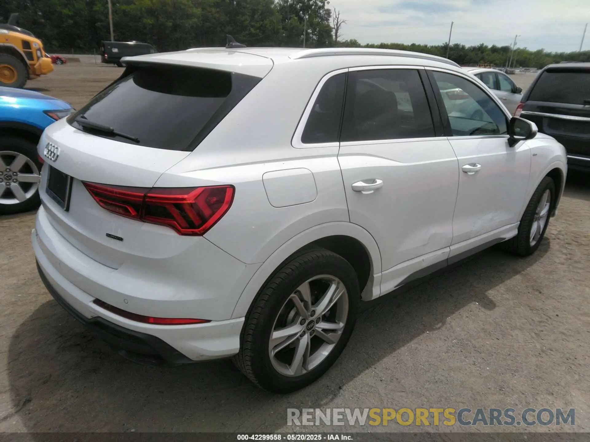 4 Photograph of a damaged car WA1EECF31N1045258 AUDI Q3 2022