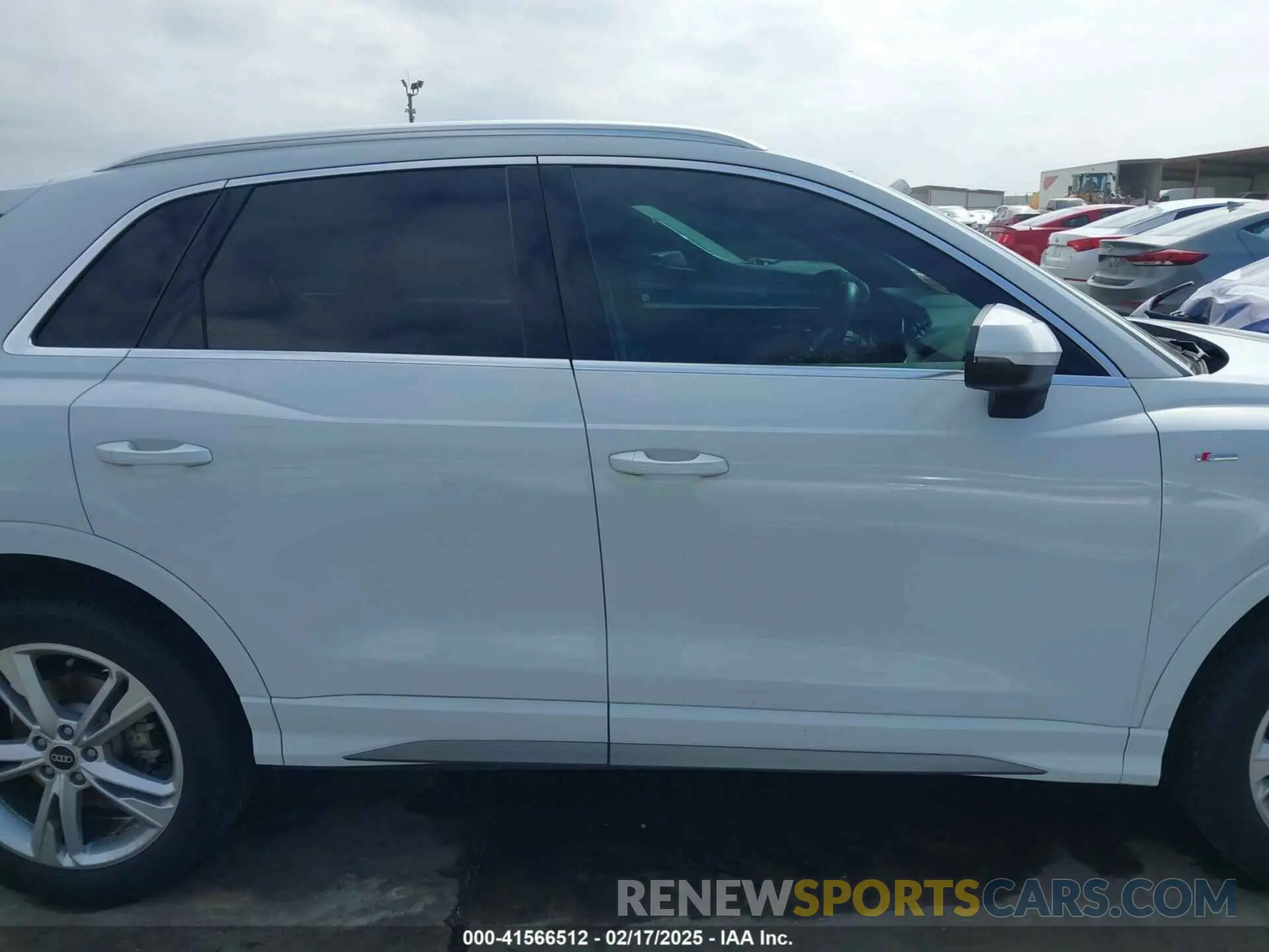 14 Photograph of a damaged car WA1EECF31N1071519 AUDI Q3 2022