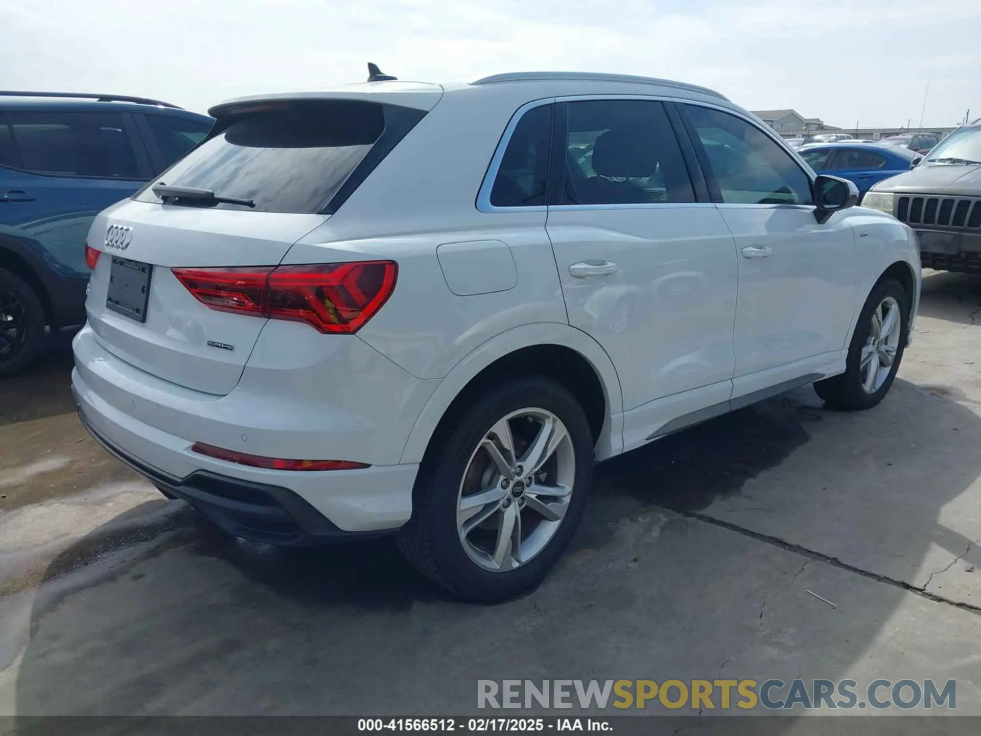 4 Photograph of a damaged car WA1EECF31N1071519 AUDI Q3 2022
