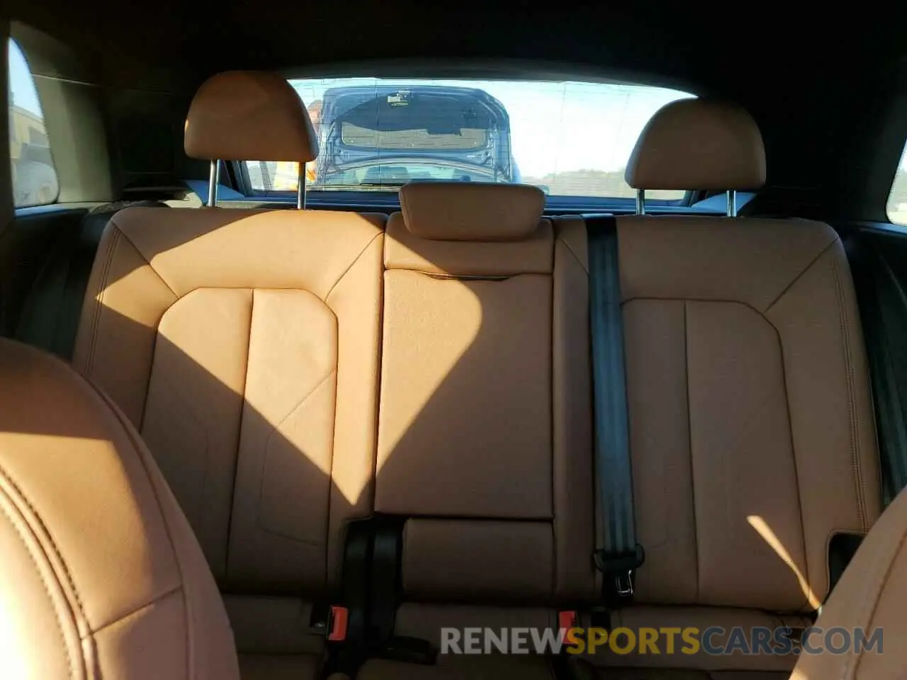 10 Photograph of a damaged car WA1EECF31N1108892 AUDI Q3 2022