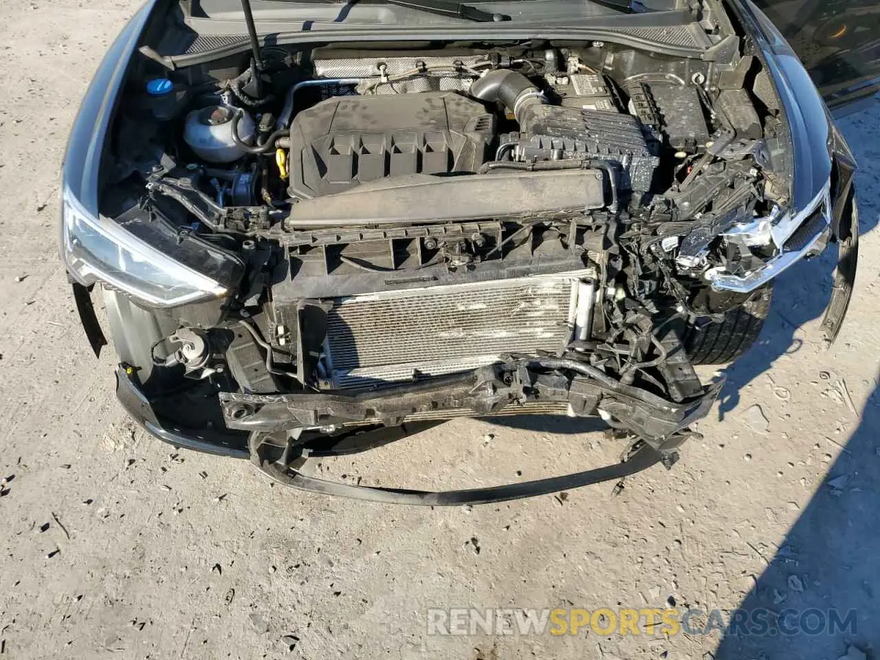 12 Photograph of a damaged car WA1EECF31N1108892 AUDI Q3 2022