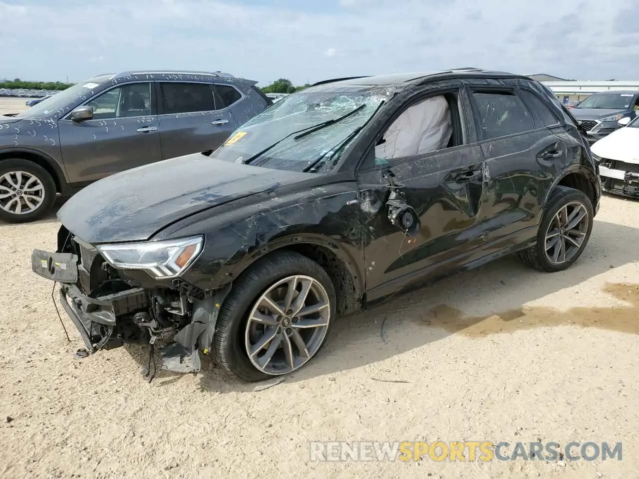 1 Photograph of a damaged car WA1EECF31N1122632 AUDI Q3 2022