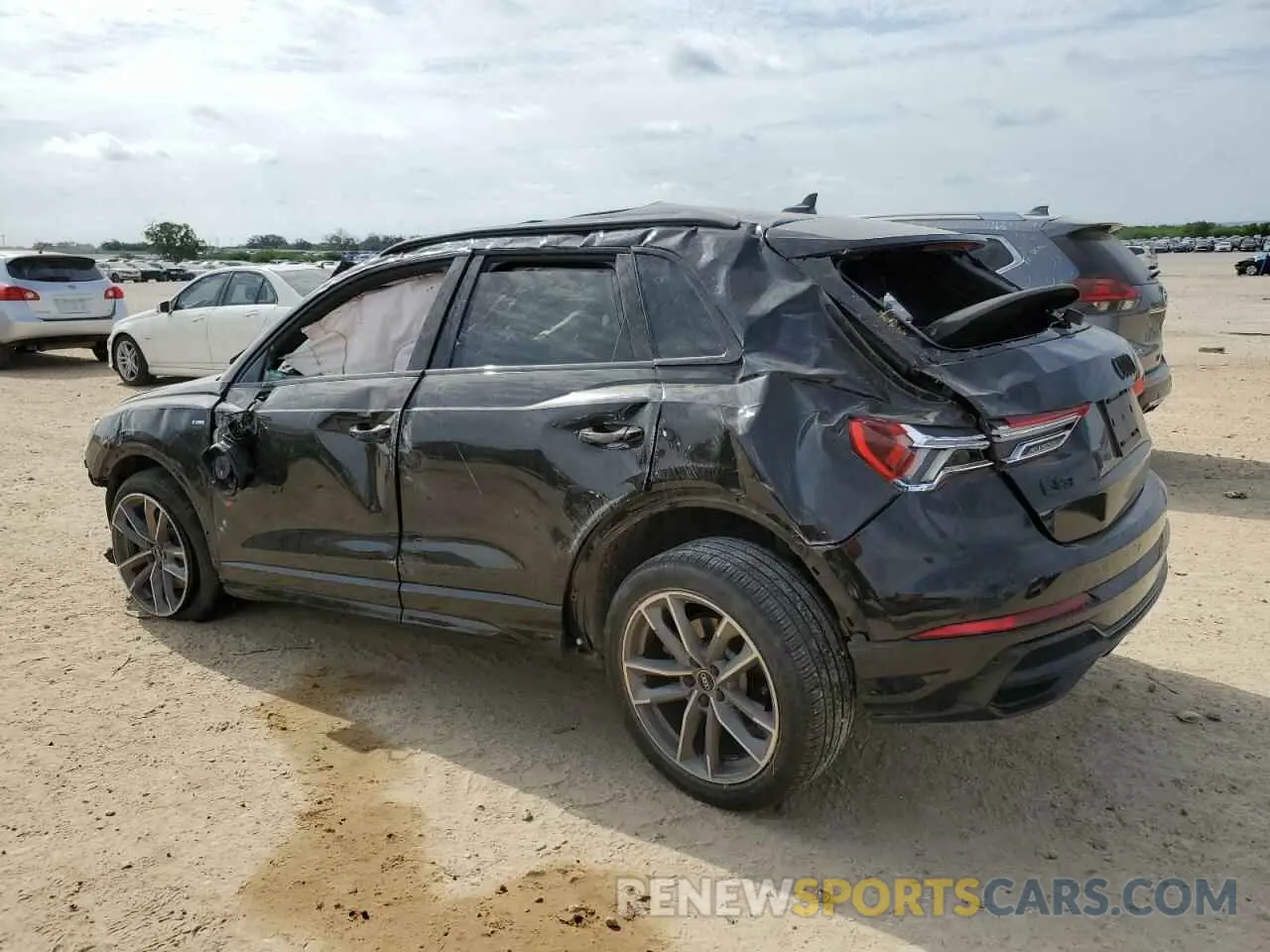 2 Photograph of a damaged car WA1EECF31N1122632 AUDI Q3 2022