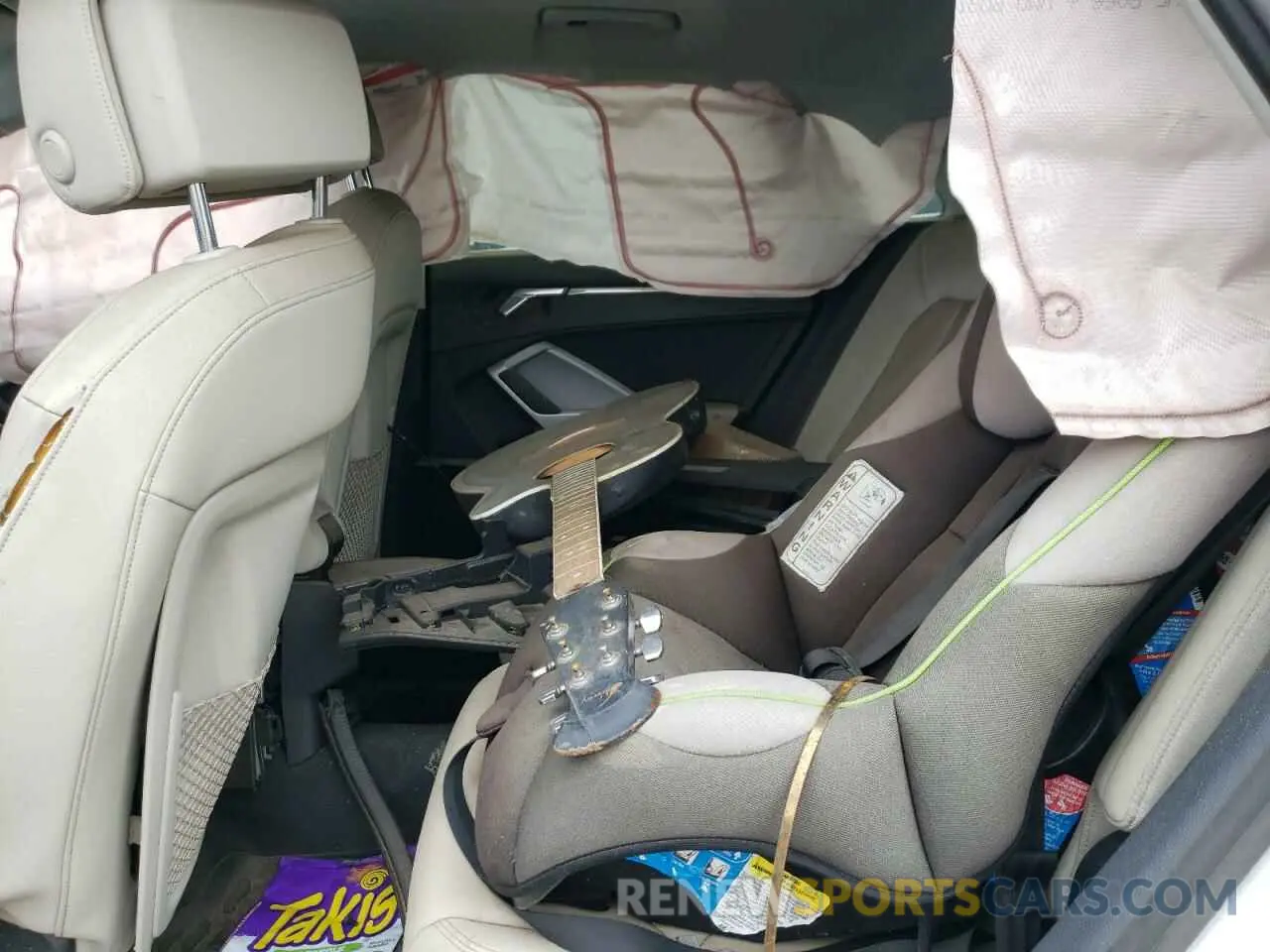 11 Photograph of a damaged car WA1EECF32N1030039 AUDI Q3 2022