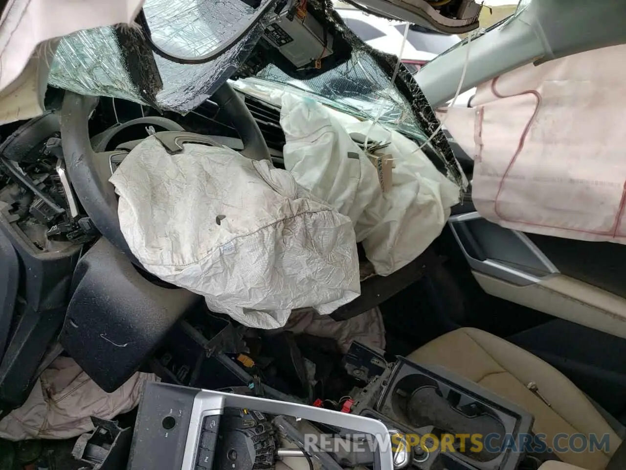 8 Photograph of a damaged car WA1EECF32N1030039 AUDI Q3 2022