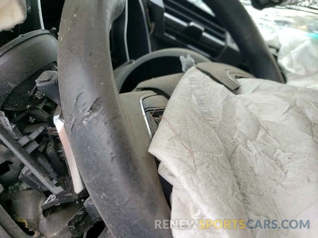 9 Photograph of a damaged car WA1EECF32N1030039 AUDI Q3 2022