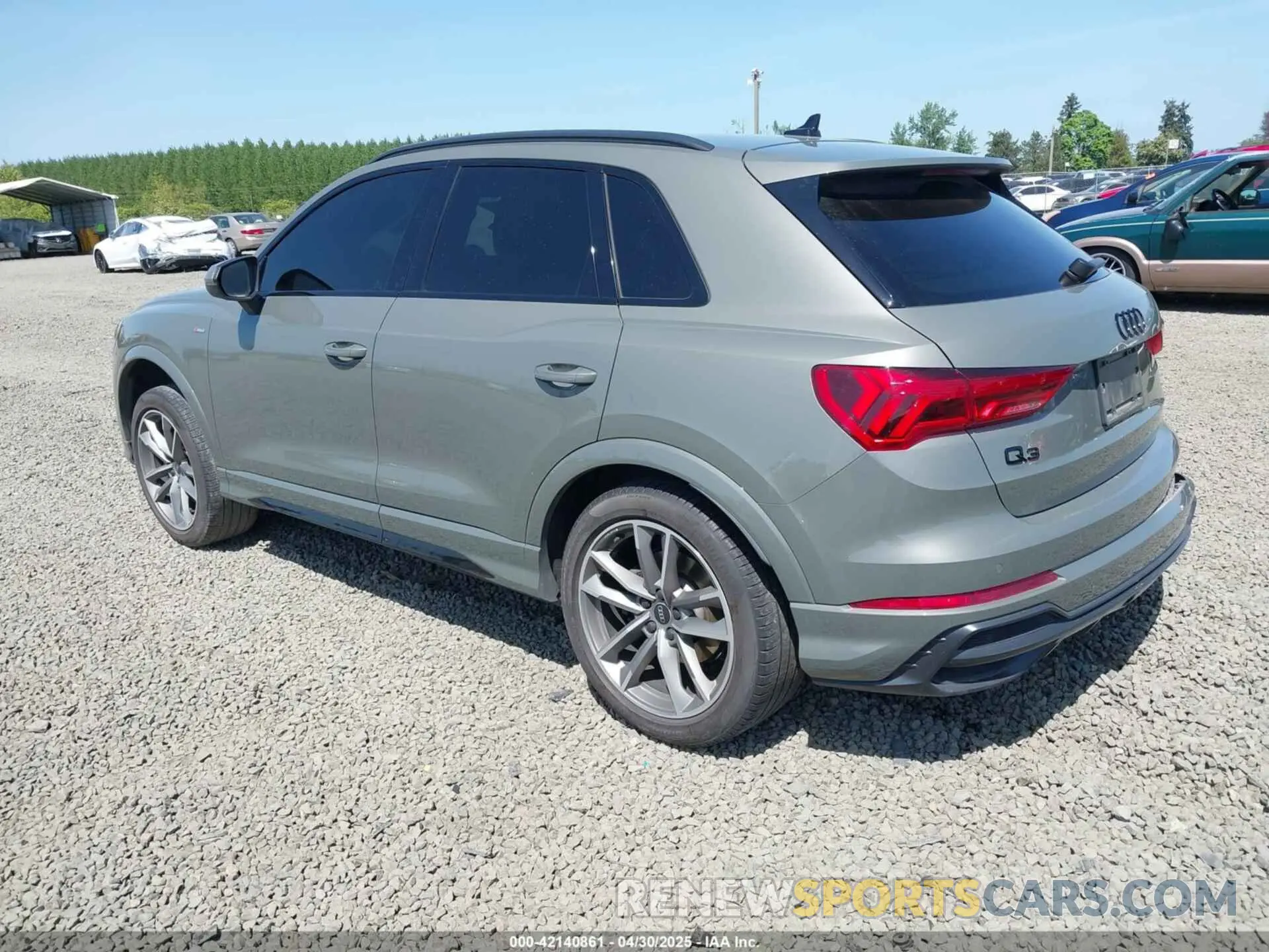 3 Photograph of a damaged car WA1EECF32N1040652 AUDI Q3 2022