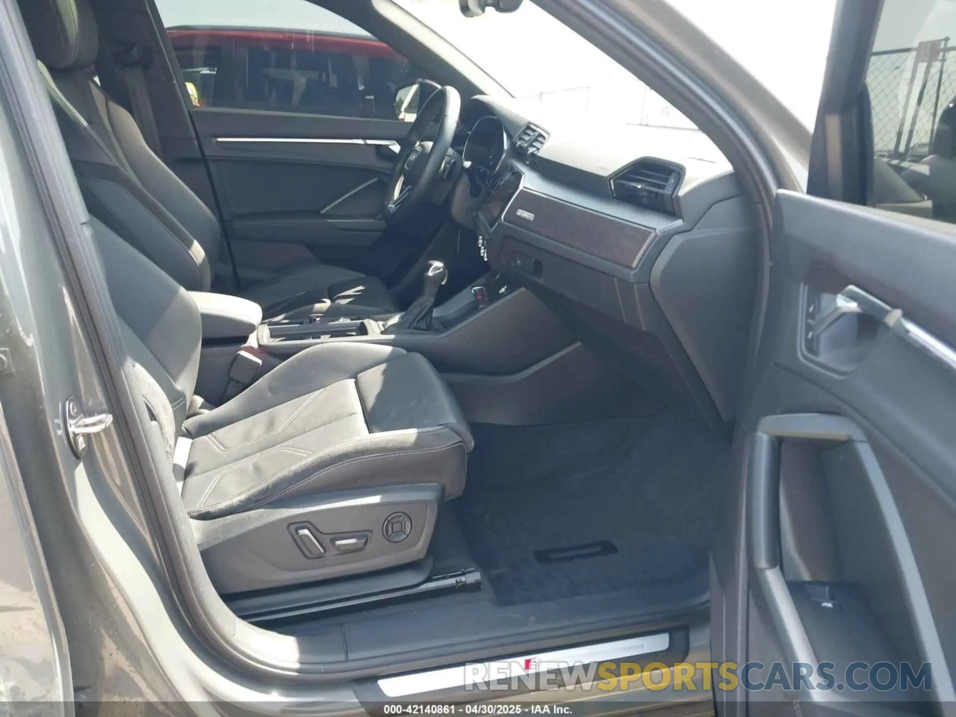 5 Photograph of a damaged car WA1EECF32N1040652 AUDI Q3 2022