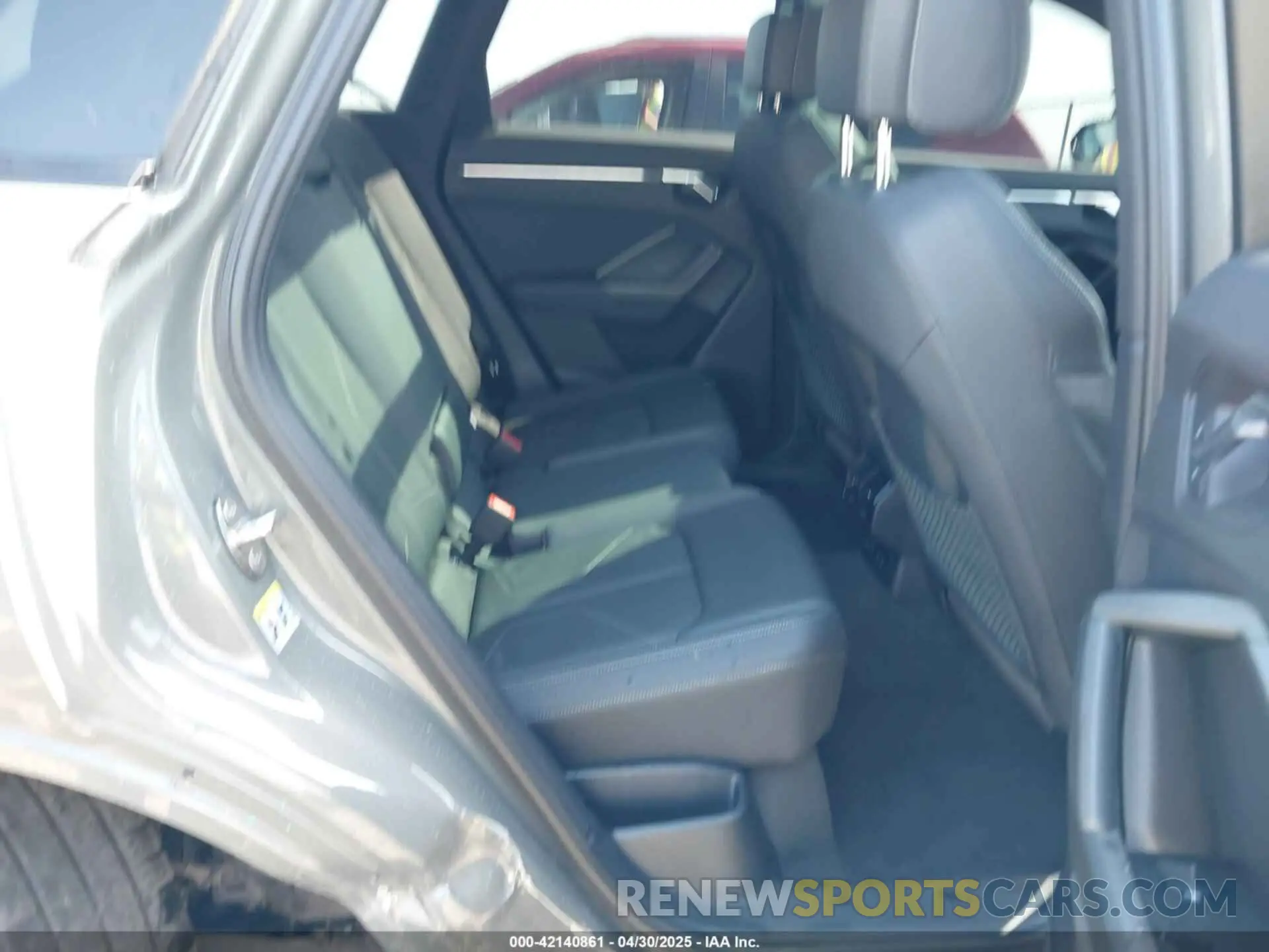 8 Photograph of a damaged car WA1EECF32N1040652 AUDI Q3 2022