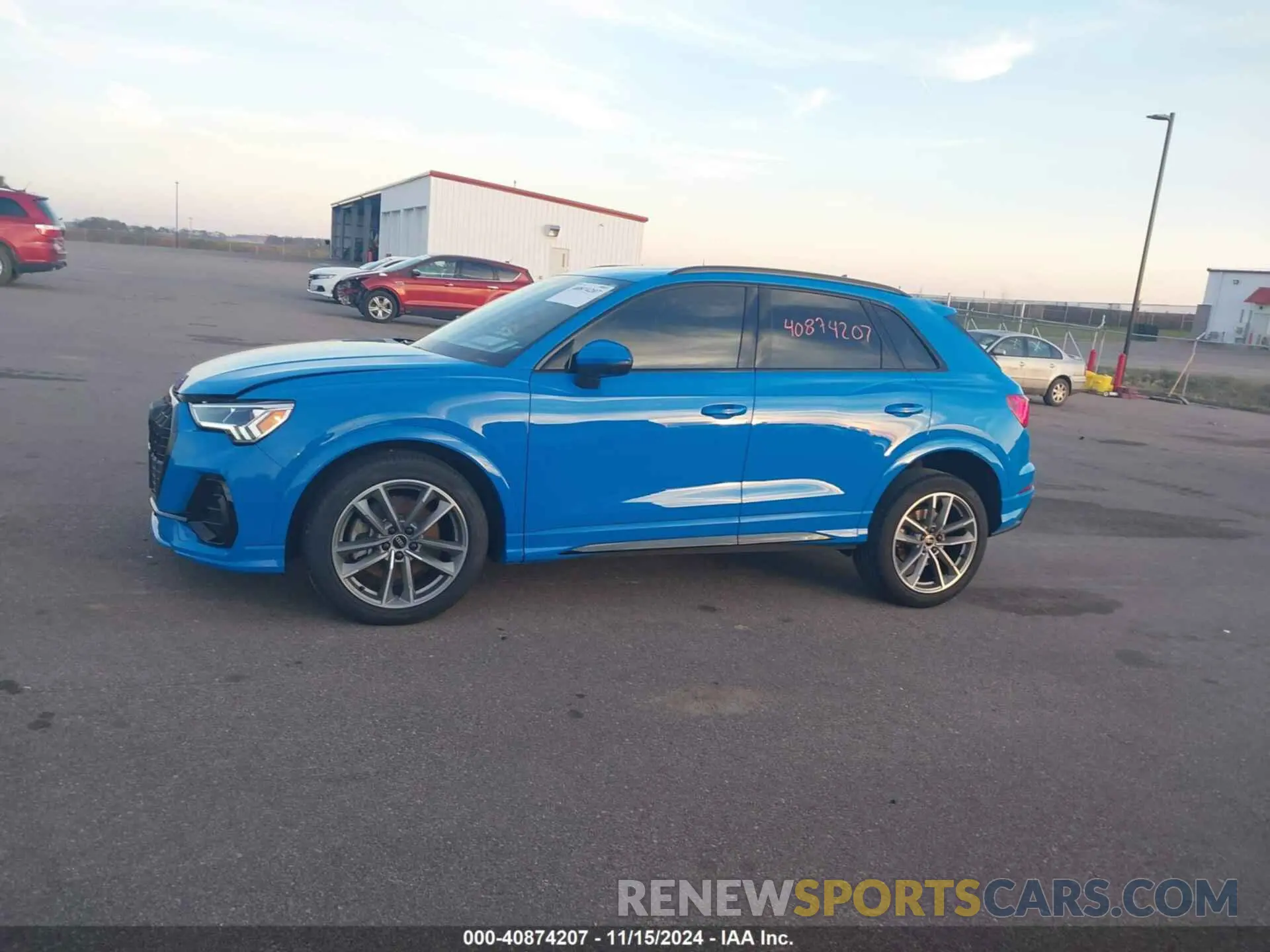 15 Photograph of a damaged car WA1EECF32N1149581 AUDI Q3 2022