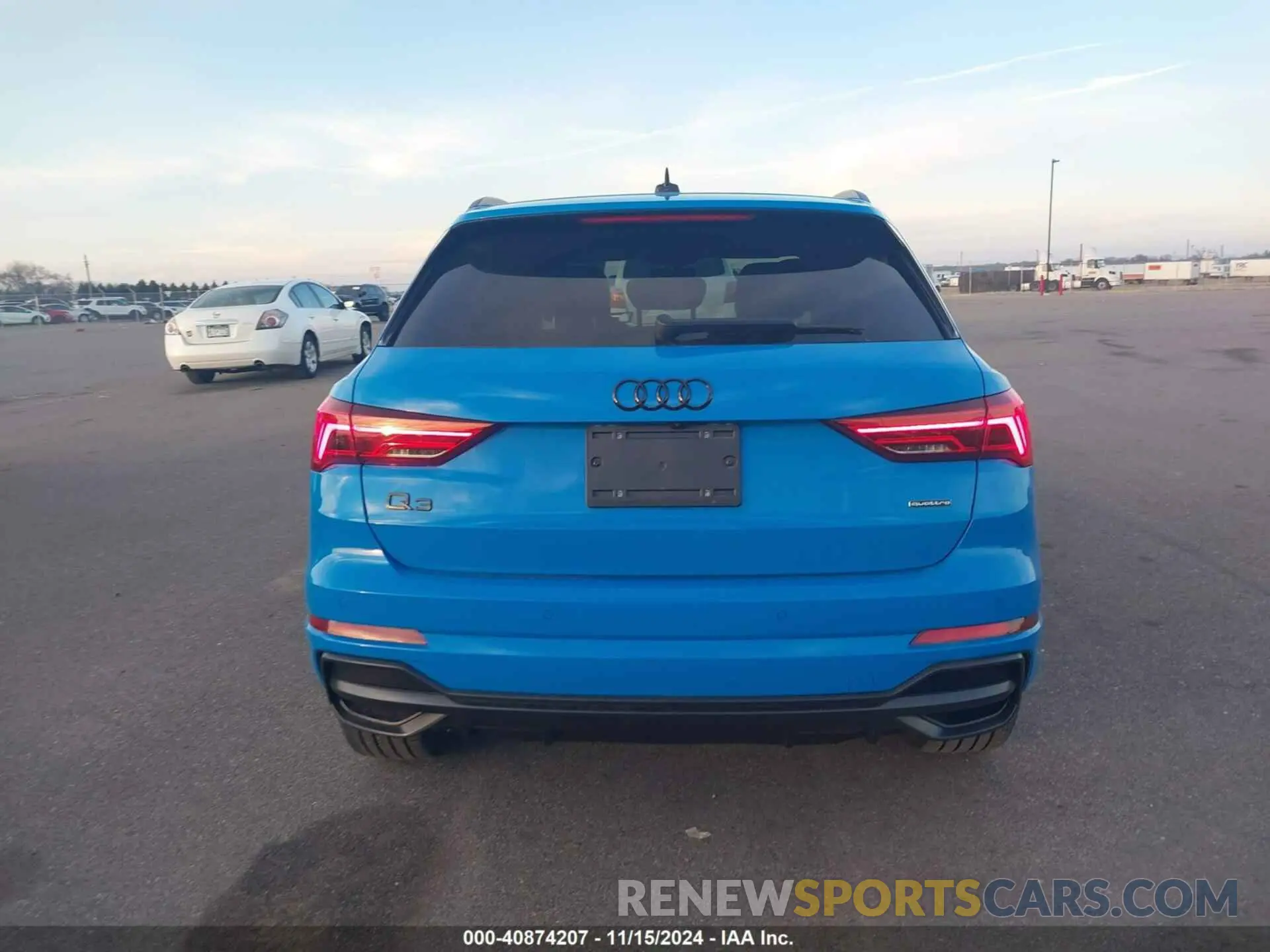 17 Photograph of a damaged car WA1EECF32N1149581 AUDI Q3 2022