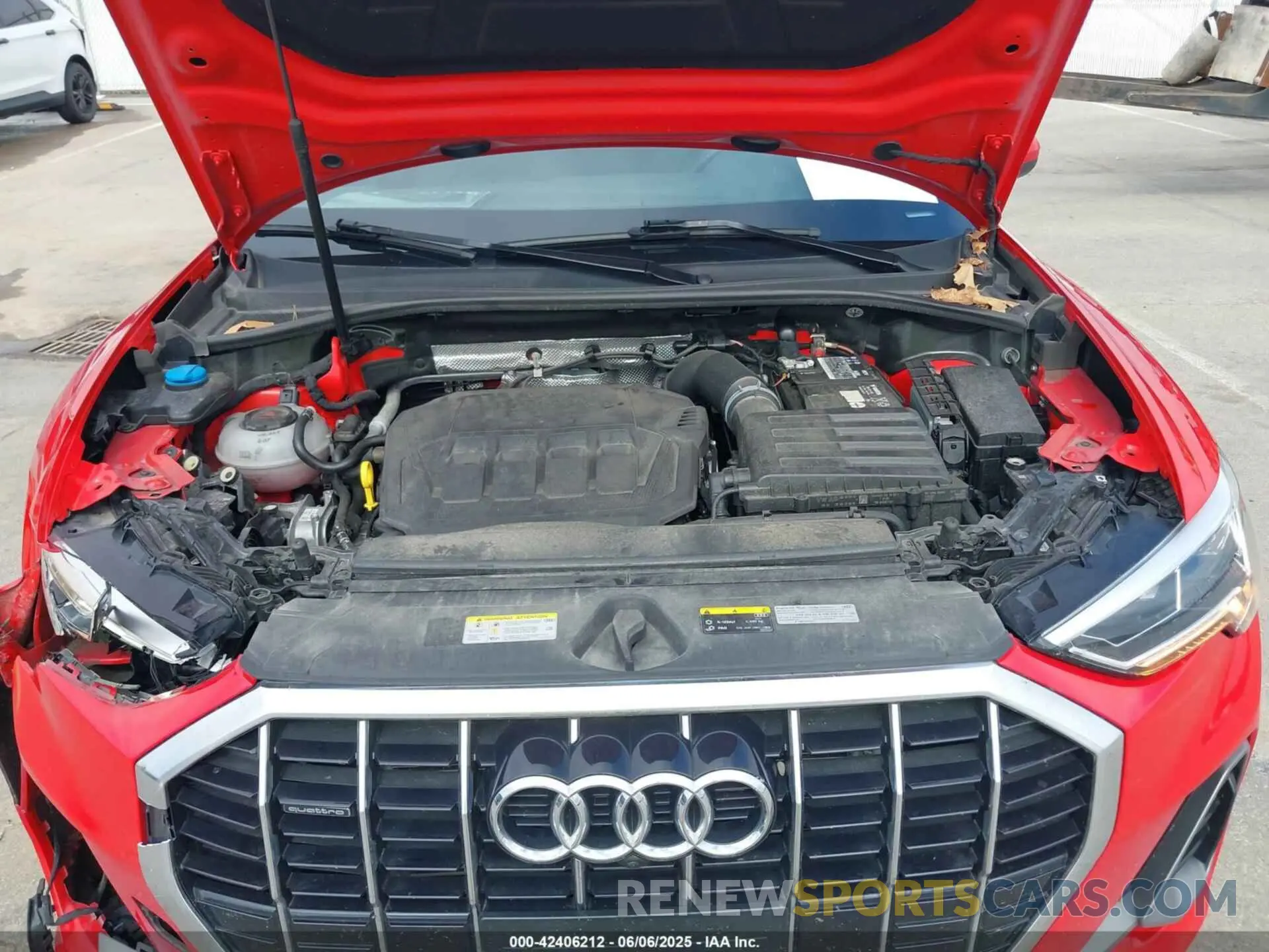 10 Photograph of a damaged car WA1EECF33N1048355 AUDI Q3 2022