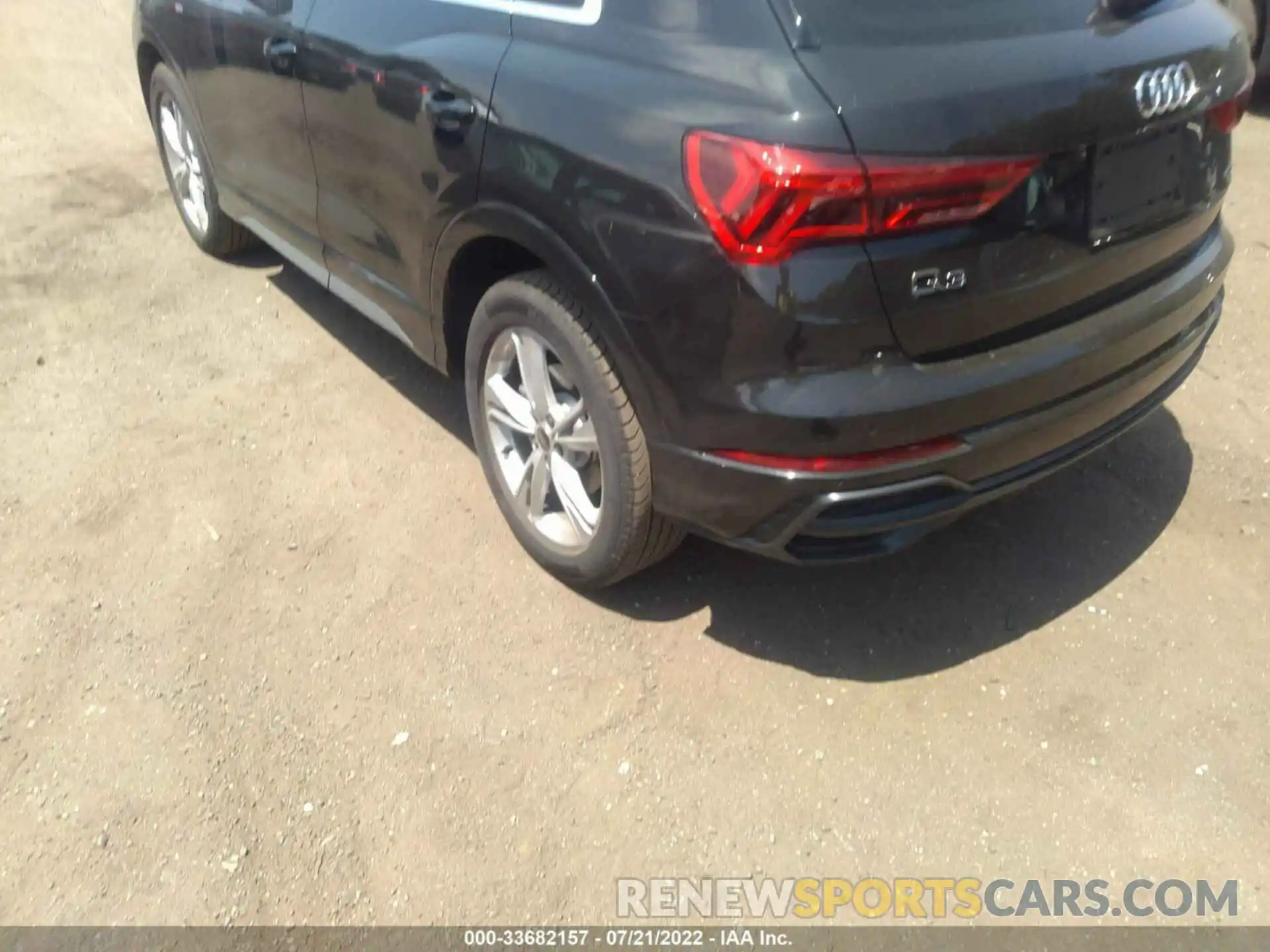 3 Photograph of a damaged car WA1EECF33N1069075 AUDI Q3 2022