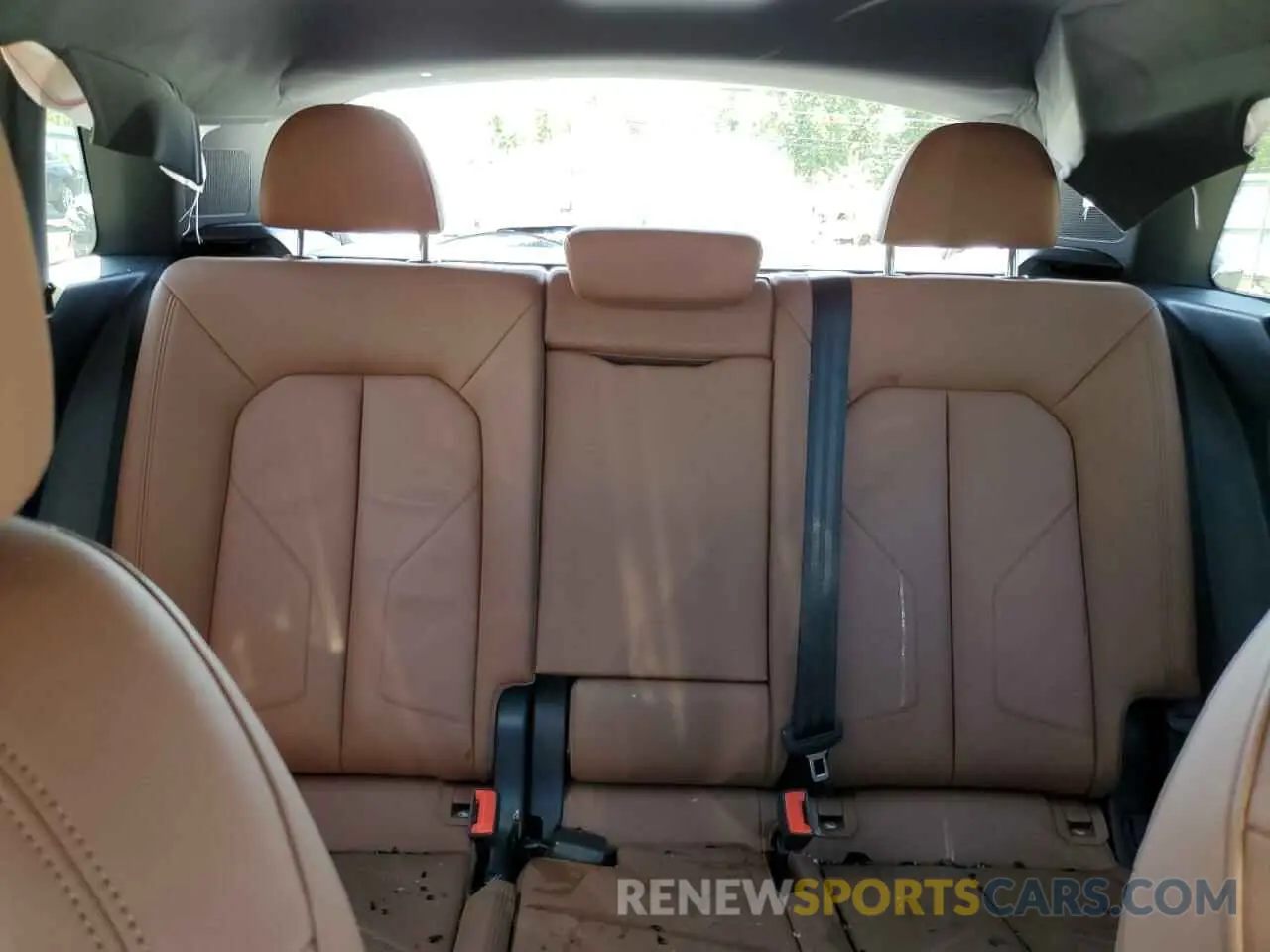10 Photograph of a damaged car WA1EECF33N1090184 AUDI Q3 2022