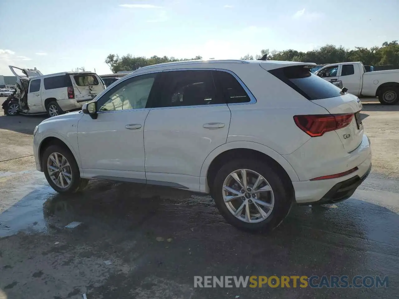 2 Photograph of a damaged car WA1EECF33N1123961 AUDI Q3 2022