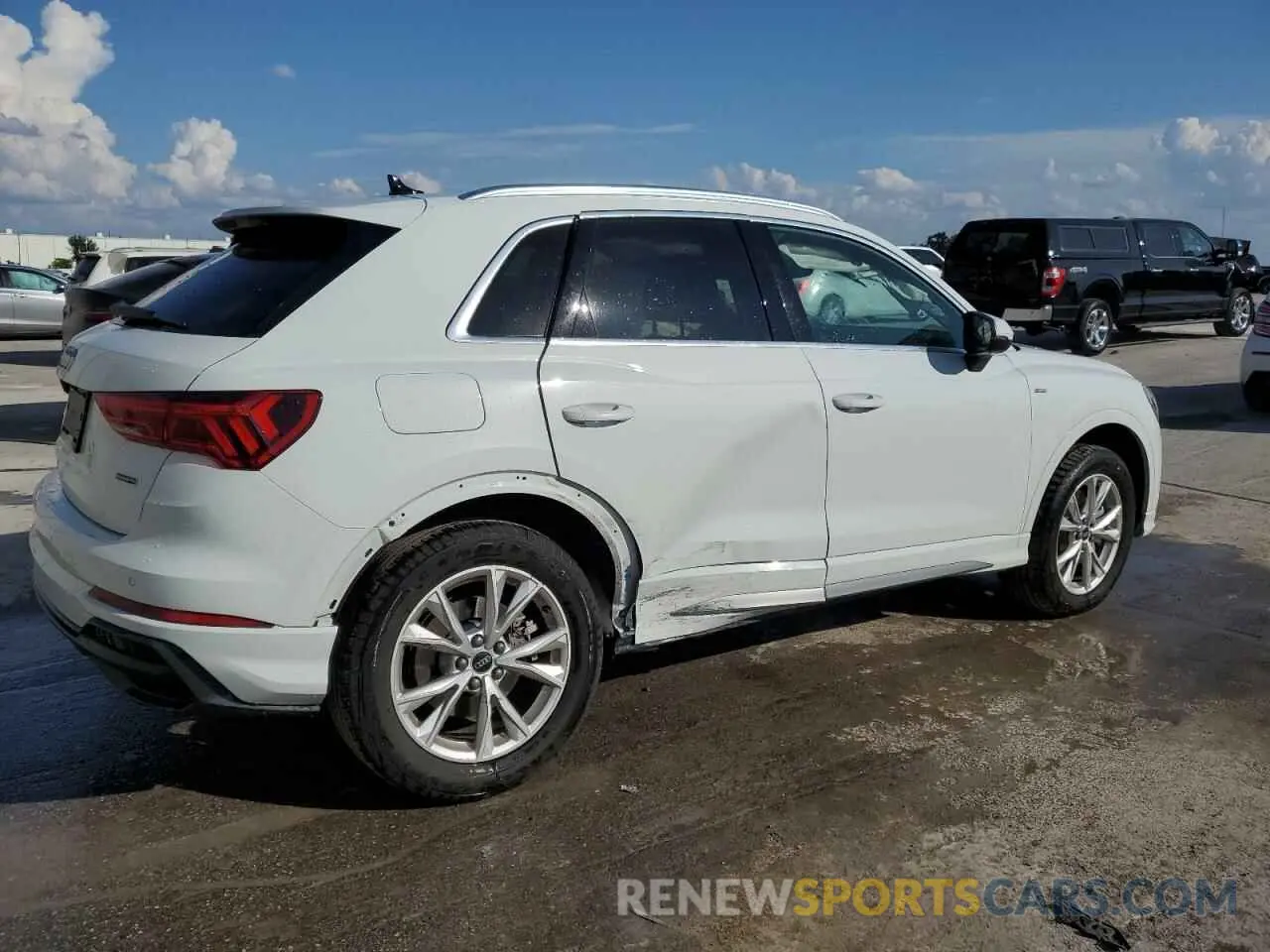 3 Photograph of a damaged car WA1EECF33N1123961 AUDI Q3 2022
