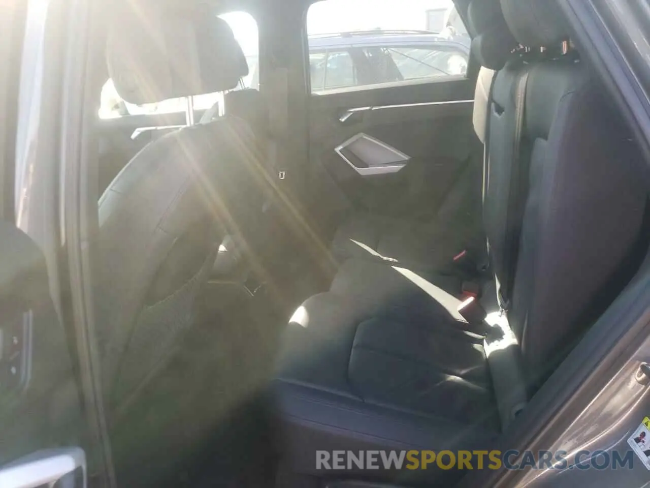 11 Photograph of a damaged car WA1EECF34N1003957 AUDI Q3 2022