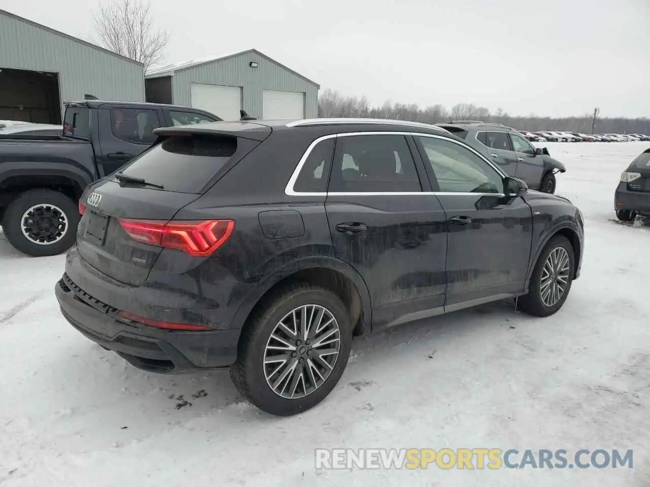 3 Photograph of a damaged car WA1EECF34N1018555 AUDI Q3 2022