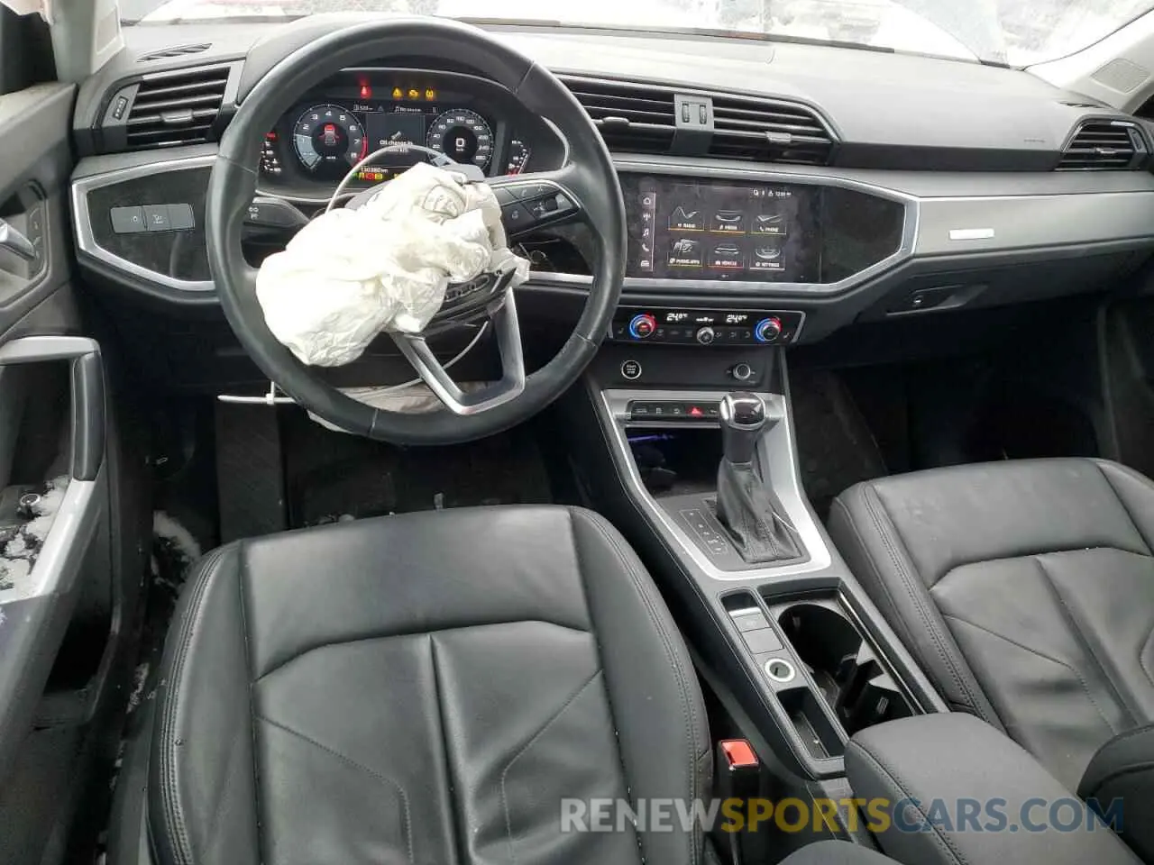 8 Photograph of a damaged car WA1EECF34N1018555 AUDI Q3 2022