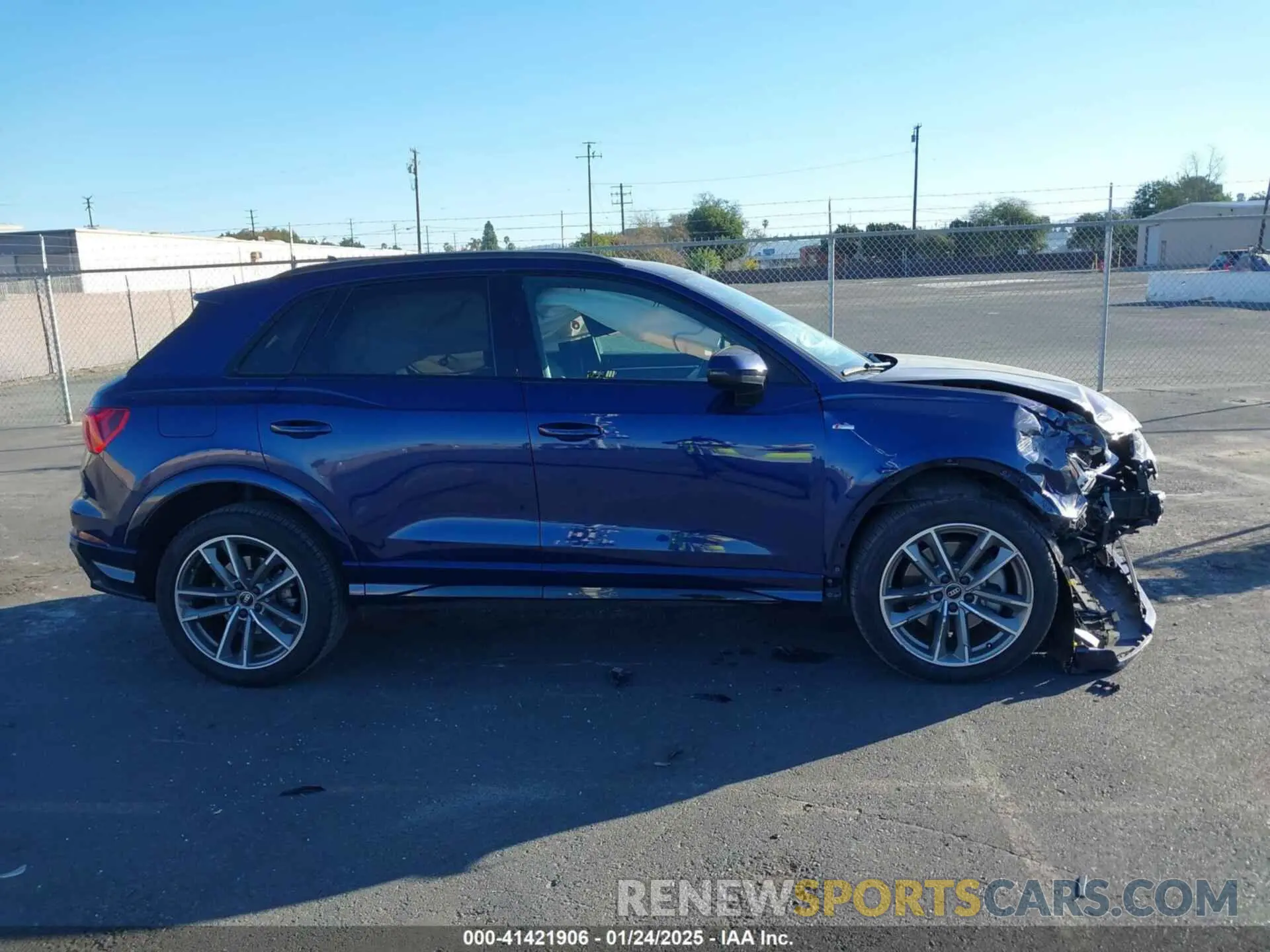 13 Photograph of a damaged car WA1EECF34N1043973 AUDI Q3 2022