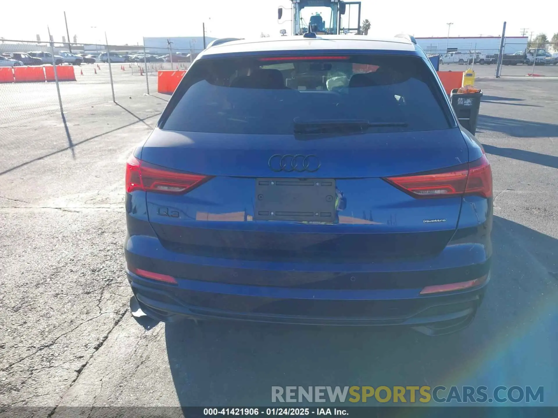 16 Photograph of a damaged car WA1EECF34N1043973 AUDI Q3 2022