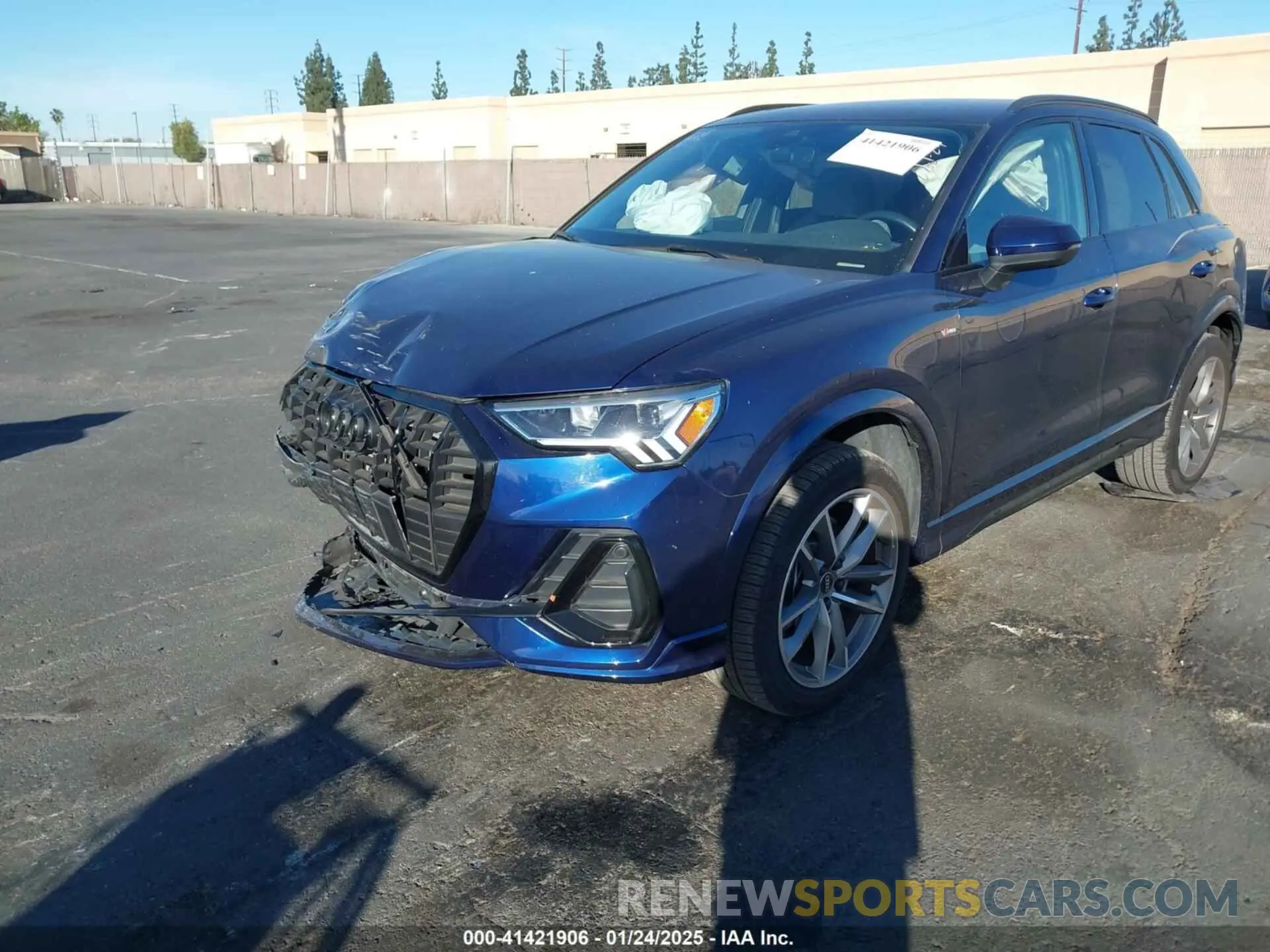 2 Photograph of a damaged car WA1EECF34N1043973 AUDI Q3 2022