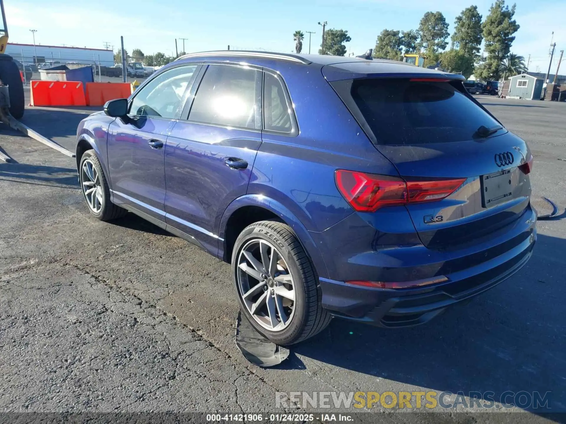 3 Photograph of a damaged car WA1EECF34N1043973 AUDI Q3 2022