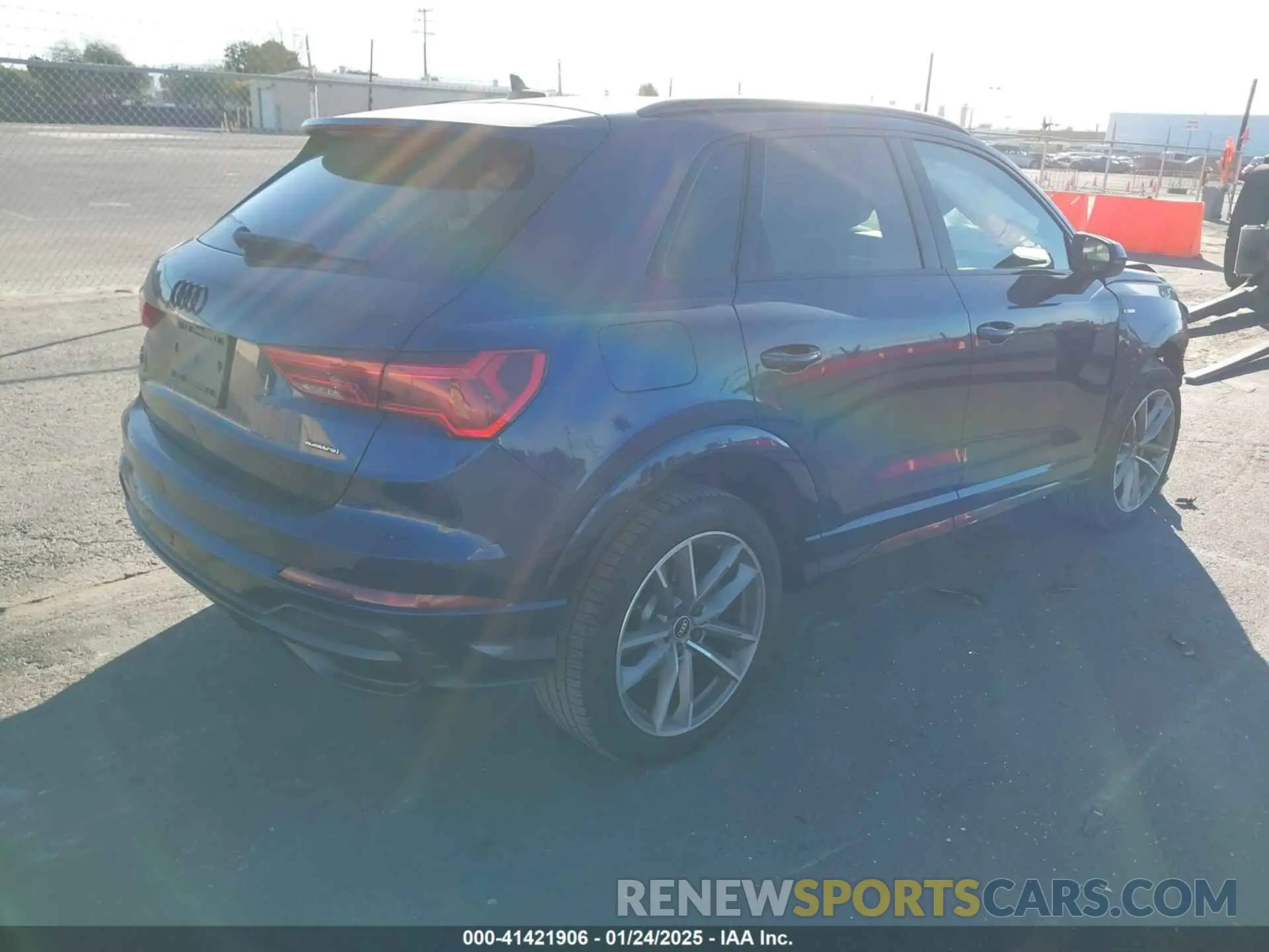 4 Photograph of a damaged car WA1EECF34N1043973 AUDI Q3 2022