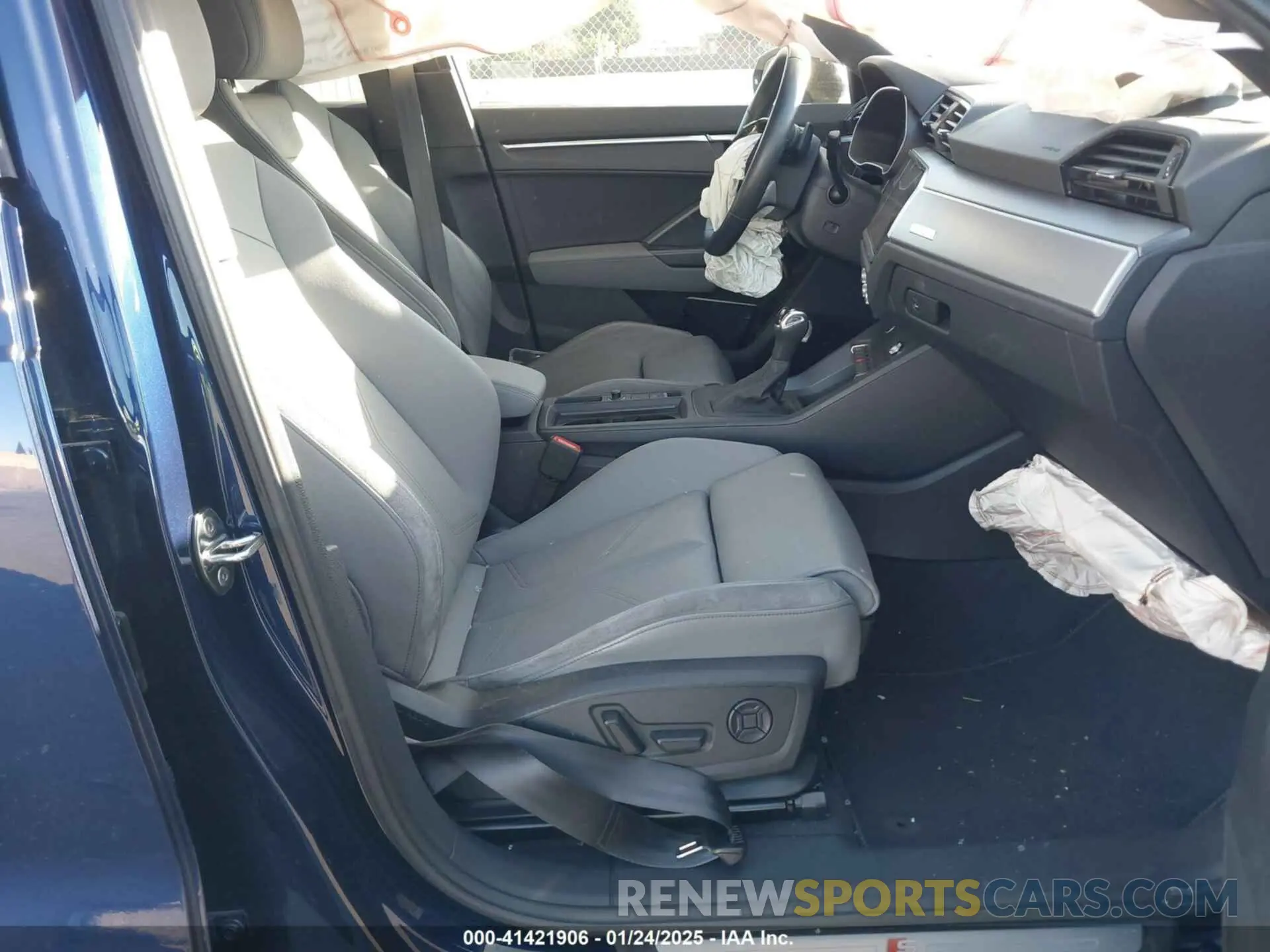 5 Photograph of a damaged car WA1EECF34N1043973 AUDI Q3 2022